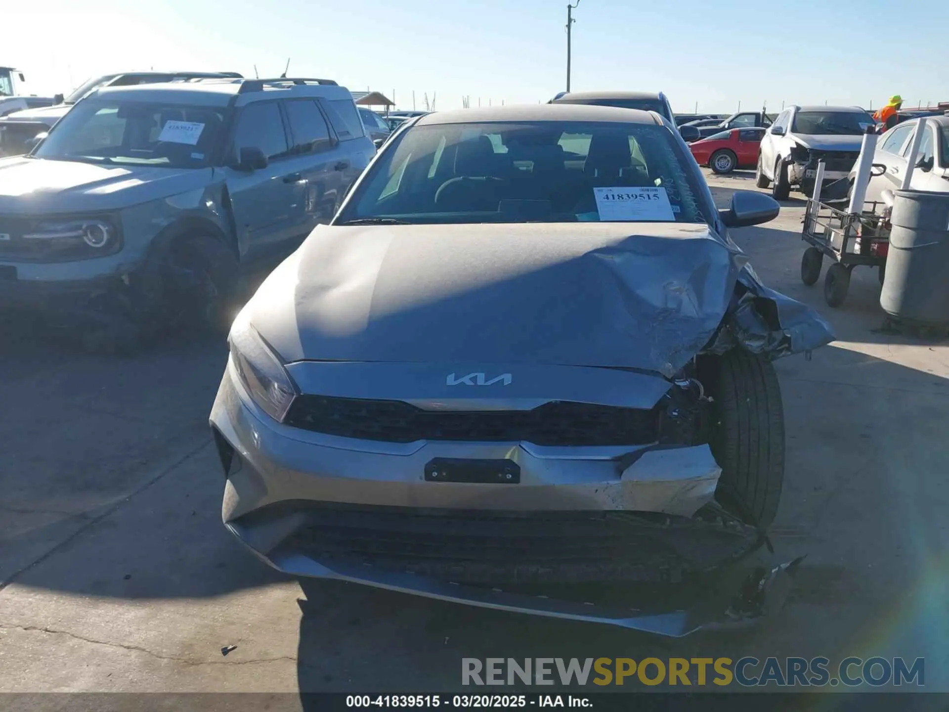 12 fotografías del automóvil dañado 3KPF24AD4RE752995 KIA FORTE 2024