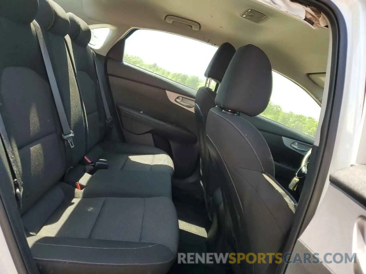 10 fotografías del automóvil dañado 3KPF24AD4RE757811 KIA FORTE 2024