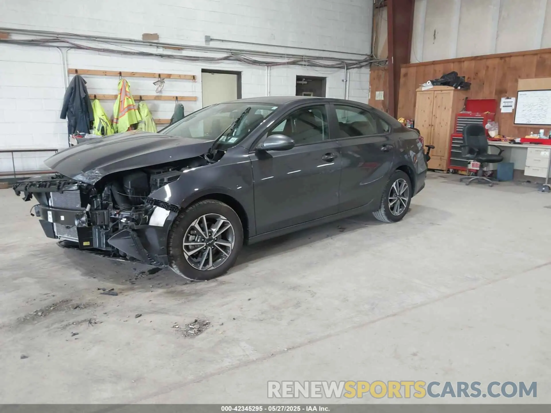2 fotografías del automóvil dañado 3KPF24AD4RE759087 KIA FORTE 2024