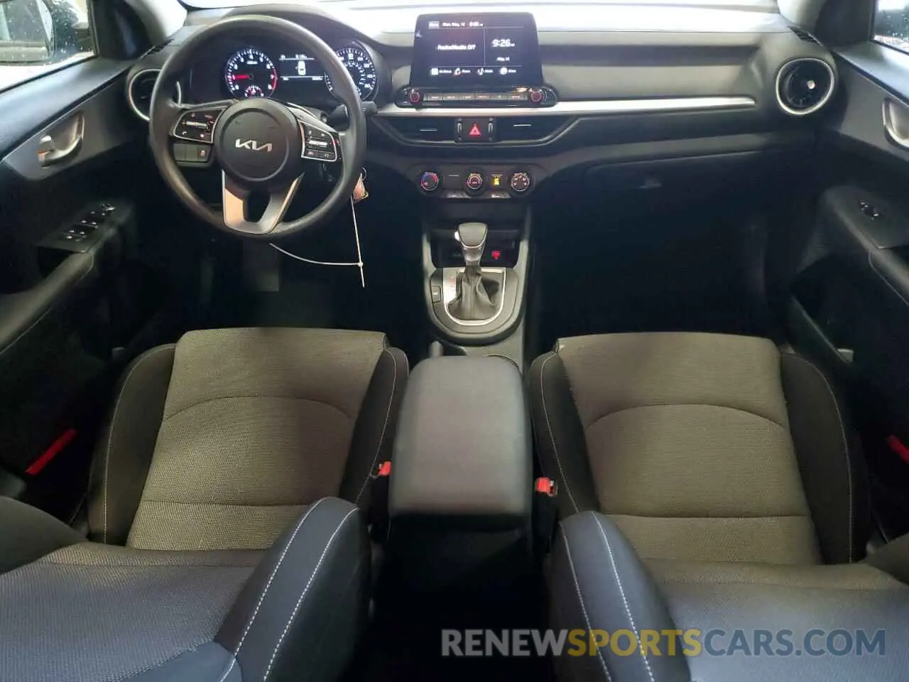 8 fotografías del automóvil dañado 3KPF24AD4RE768467 KIA FORTE 2024