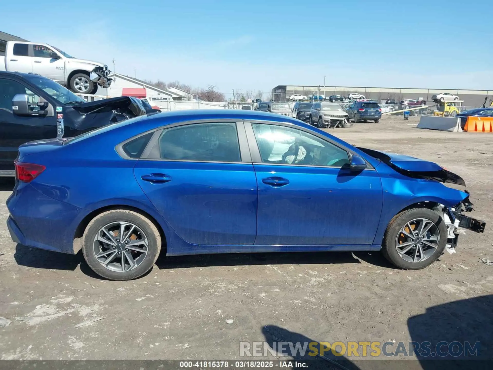 13 fotografías del automóvil dañado 3KPF24AD4RE769604 KIA FORTE 2024