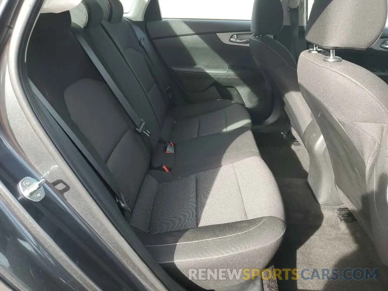 10 fotografías del automóvil dañado 3KPF24AD4RE783325 KIA FORTE 2024