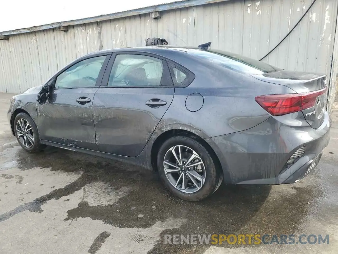 2 fotografías del automóvil dañado 3KPF24AD4RE783325 KIA FORTE 2024