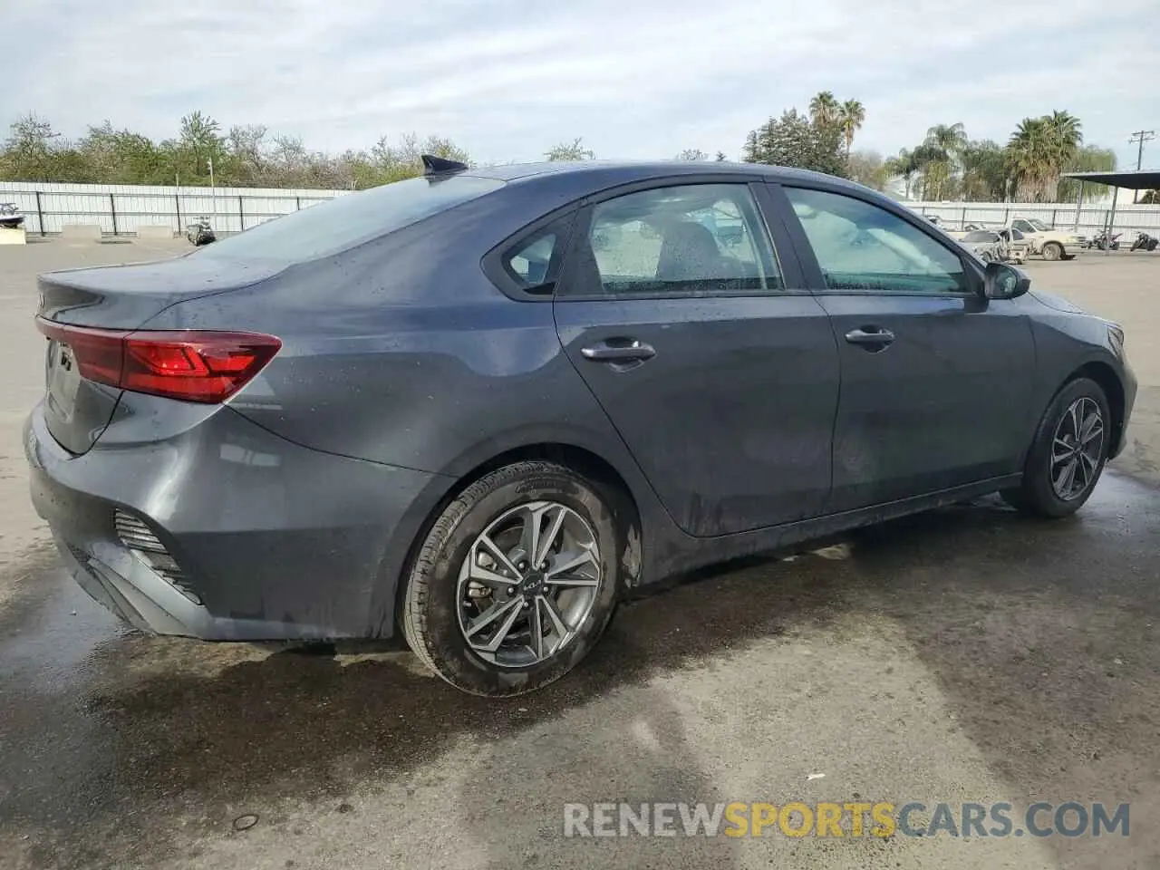 3 fotografías del automóvil dañado 3KPF24AD4RE783325 KIA FORTE 2024