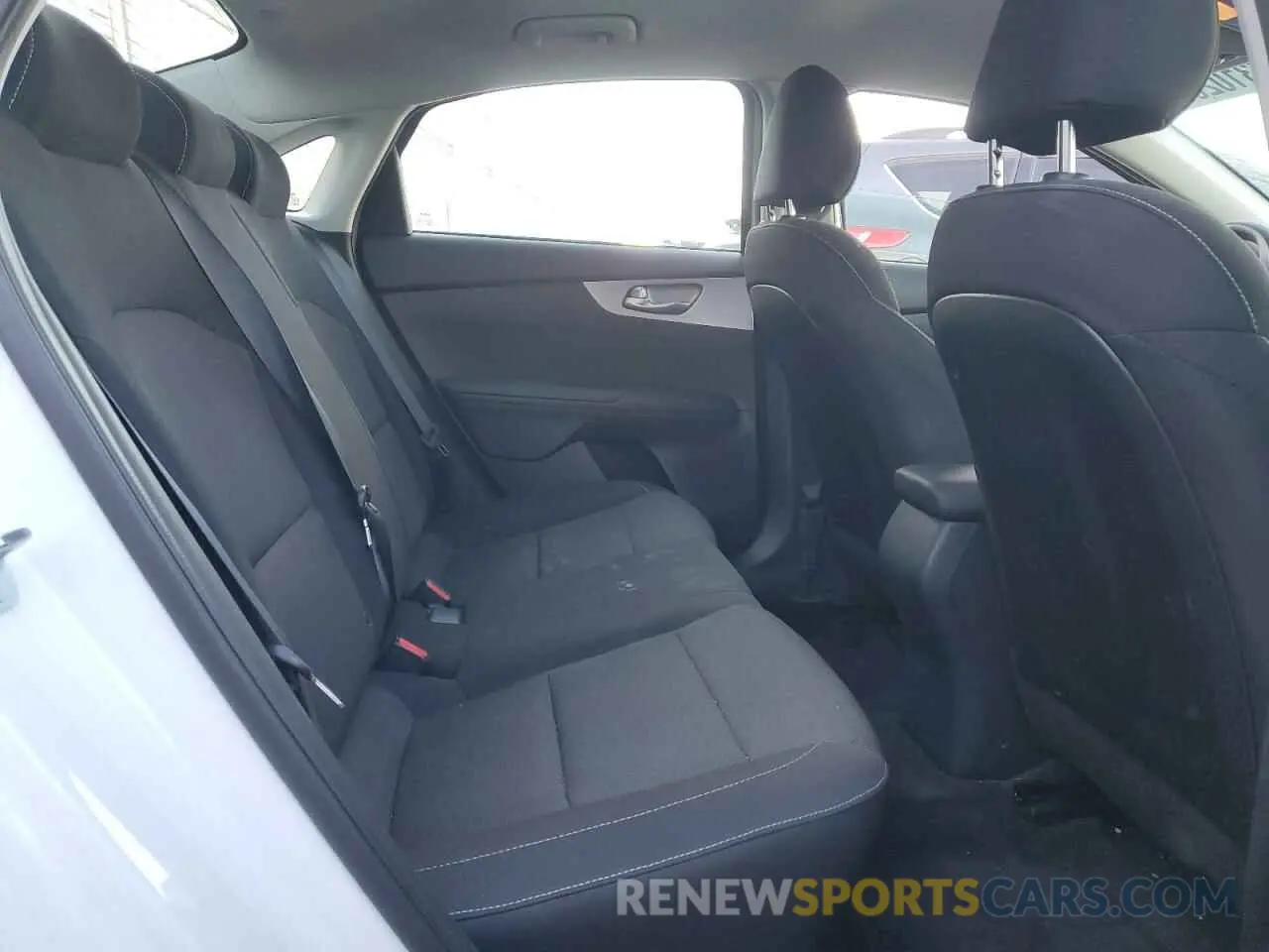 10 fotografías del automóvil dañado 3KPF24AD4RE794048 KIA FORTE 2024