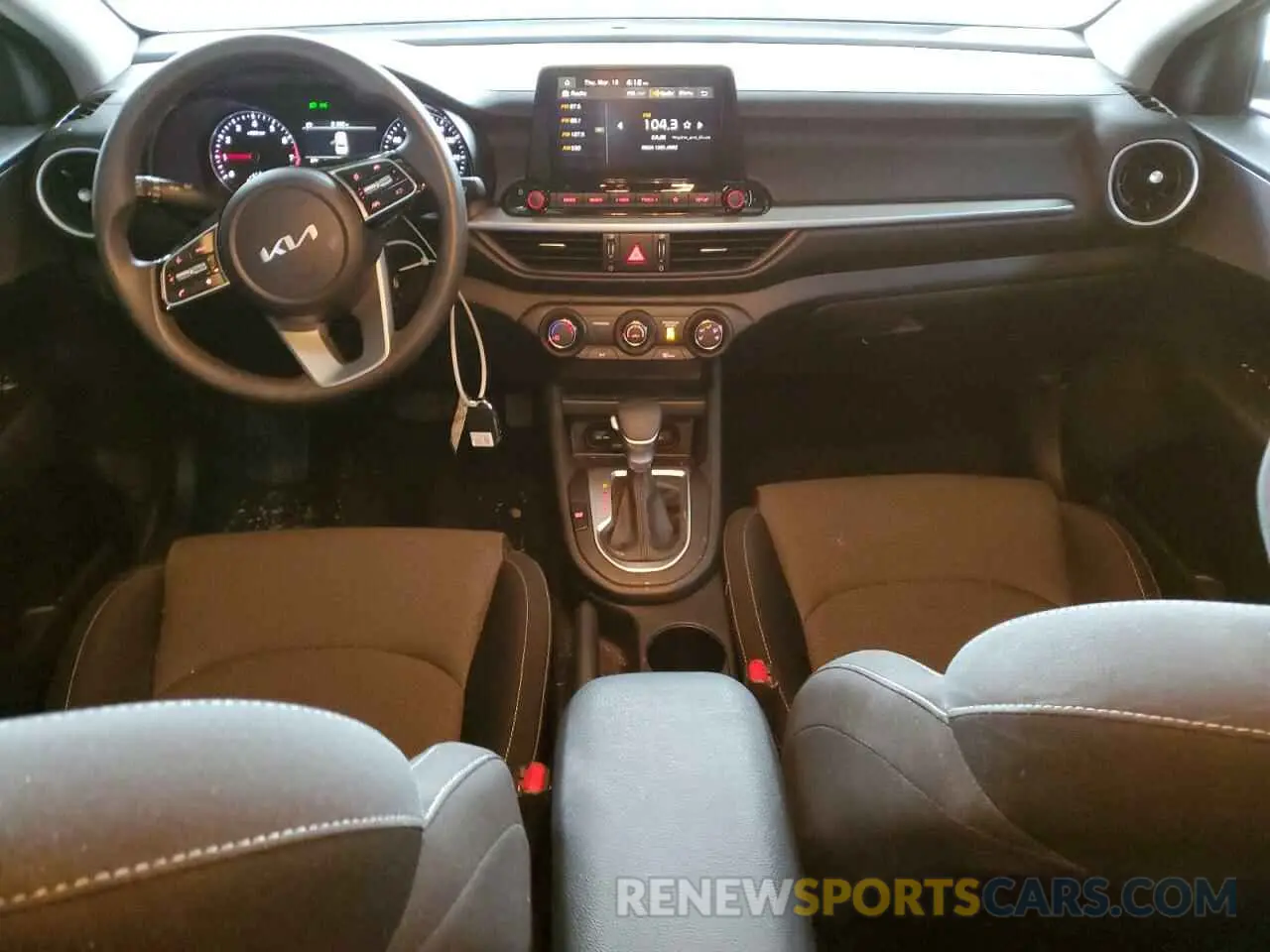 8 fotografías del automóvil dañado 3KPF24AD4RE810538 KIA FORTE 2024