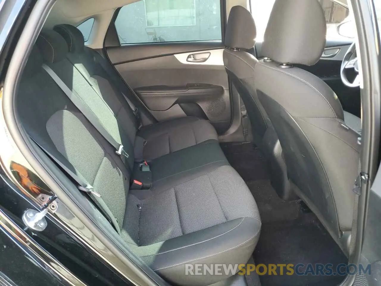 10 fotografías del automóvil dañado 3KPF24AD4RE819692 KIA FORTE 2024