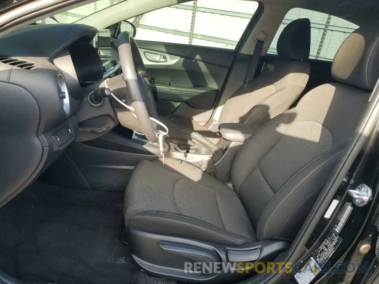 7 fotografías del automóvil dañado 3KPF24AD4RE819692 KIA FORTE 2024