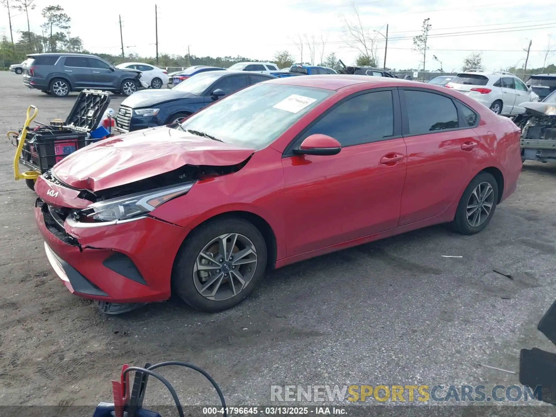 2 fotografías del automóvil dañado 3KPF24AD4RE819899 KIA FORTE 2024