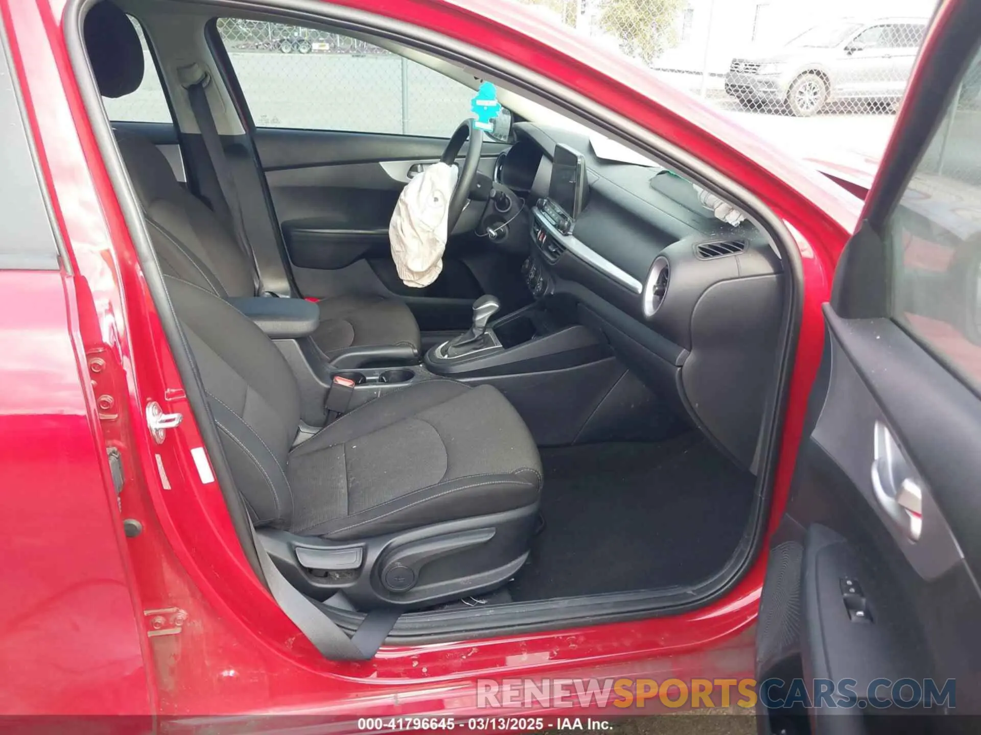 5 fotografías del automóvil dañado 3KPF24AD4RE819899 KIA FORTE 2024