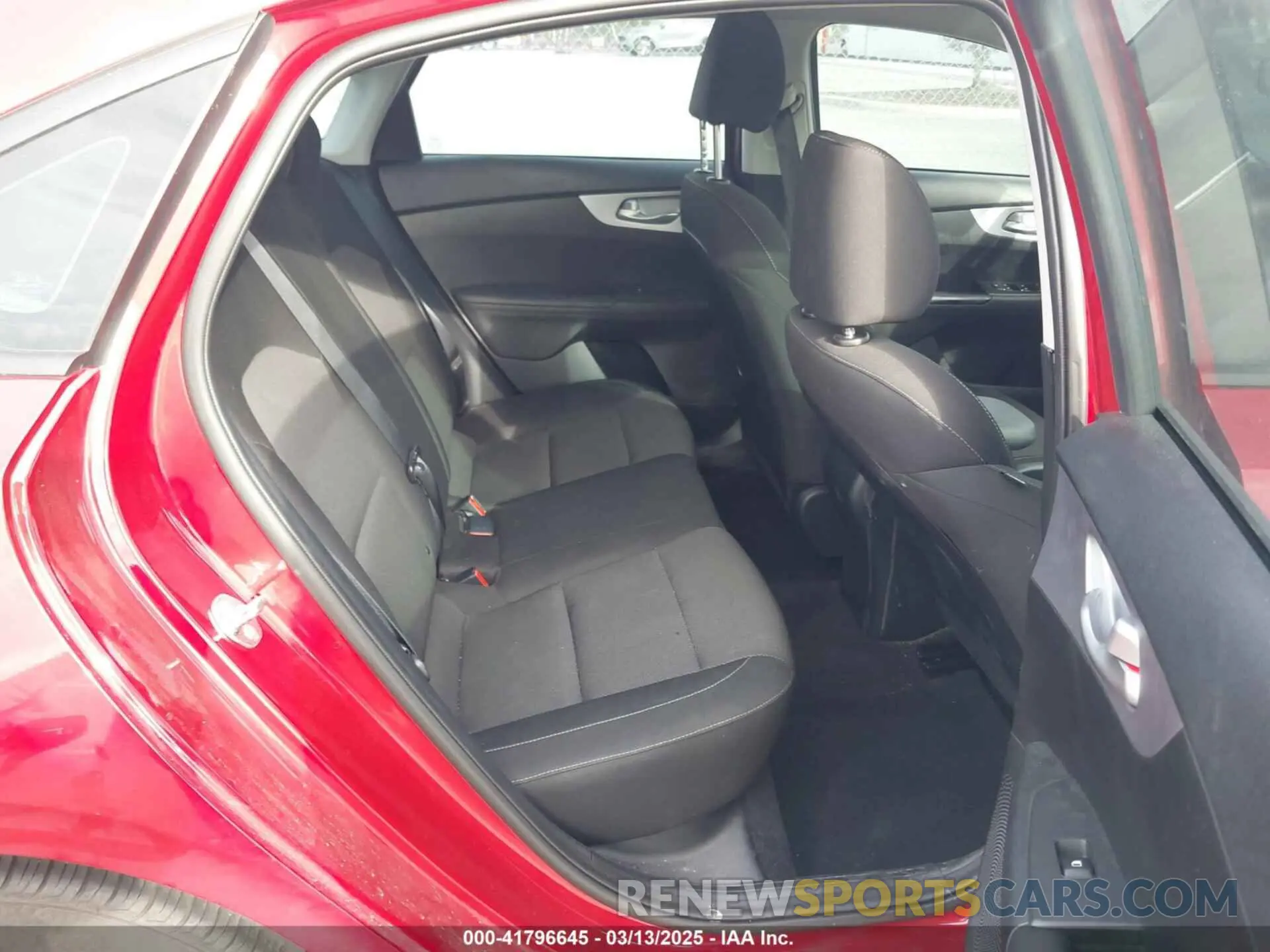 8 fotografías del automóvil dañado 3KPF24AD4RE819899 KIA FORTE 2024