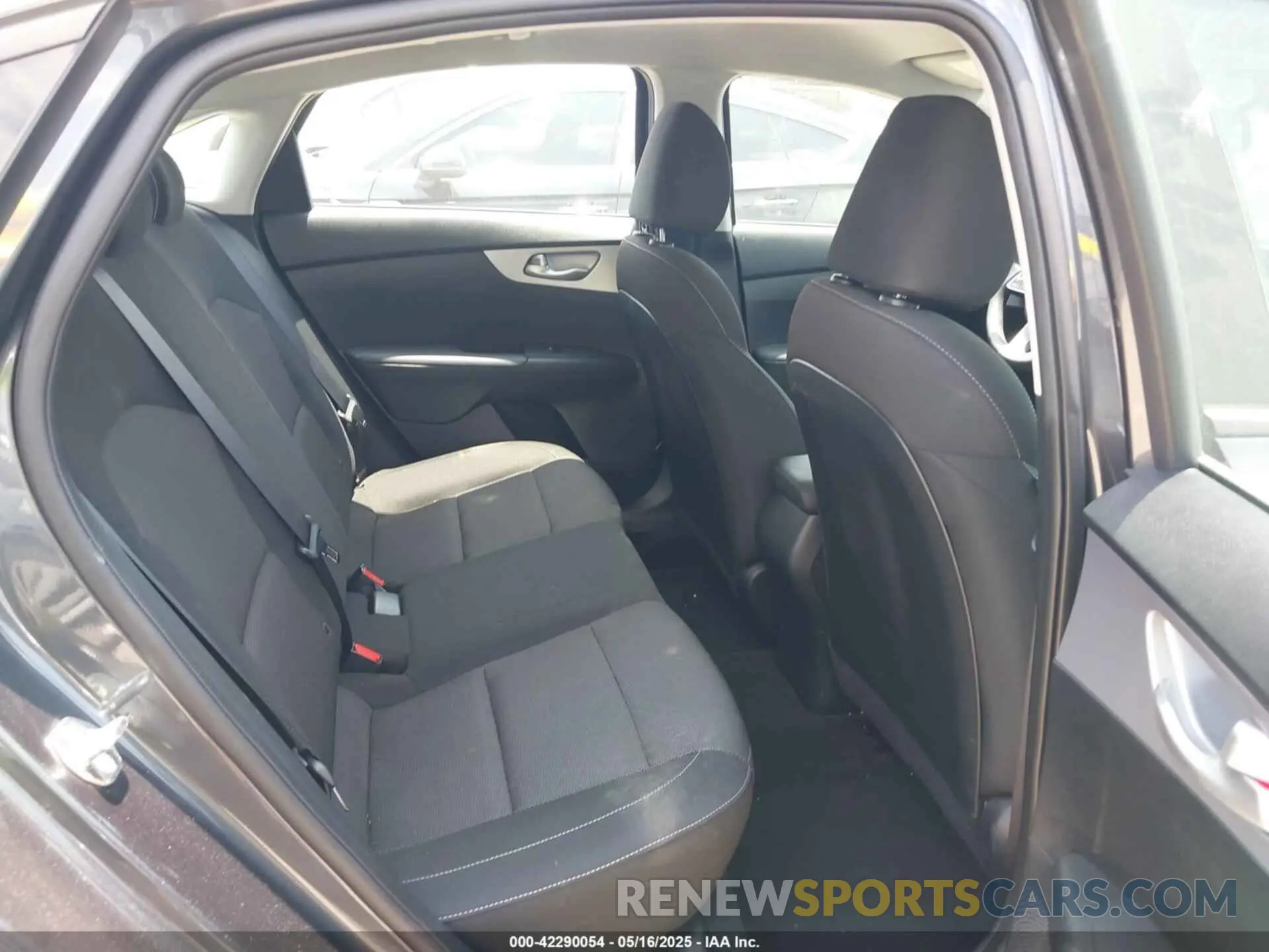8 fotografías del automóvil dañado 3KPF24AD4RE823192 KIA FORTE 2024