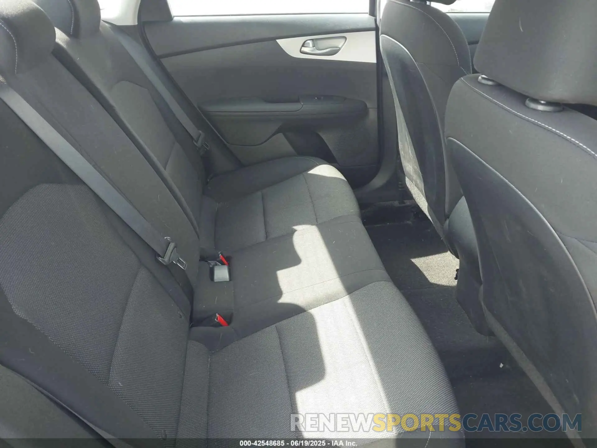 8 fotografías del automóvil dañado 3KPF24AD4RE826917 KIA FORTE 2024