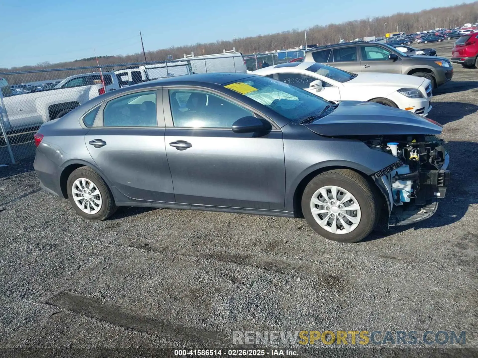 13 fotografías del automóvil dañado 3KPF24AD5RE687834 KIA FORTE 2024