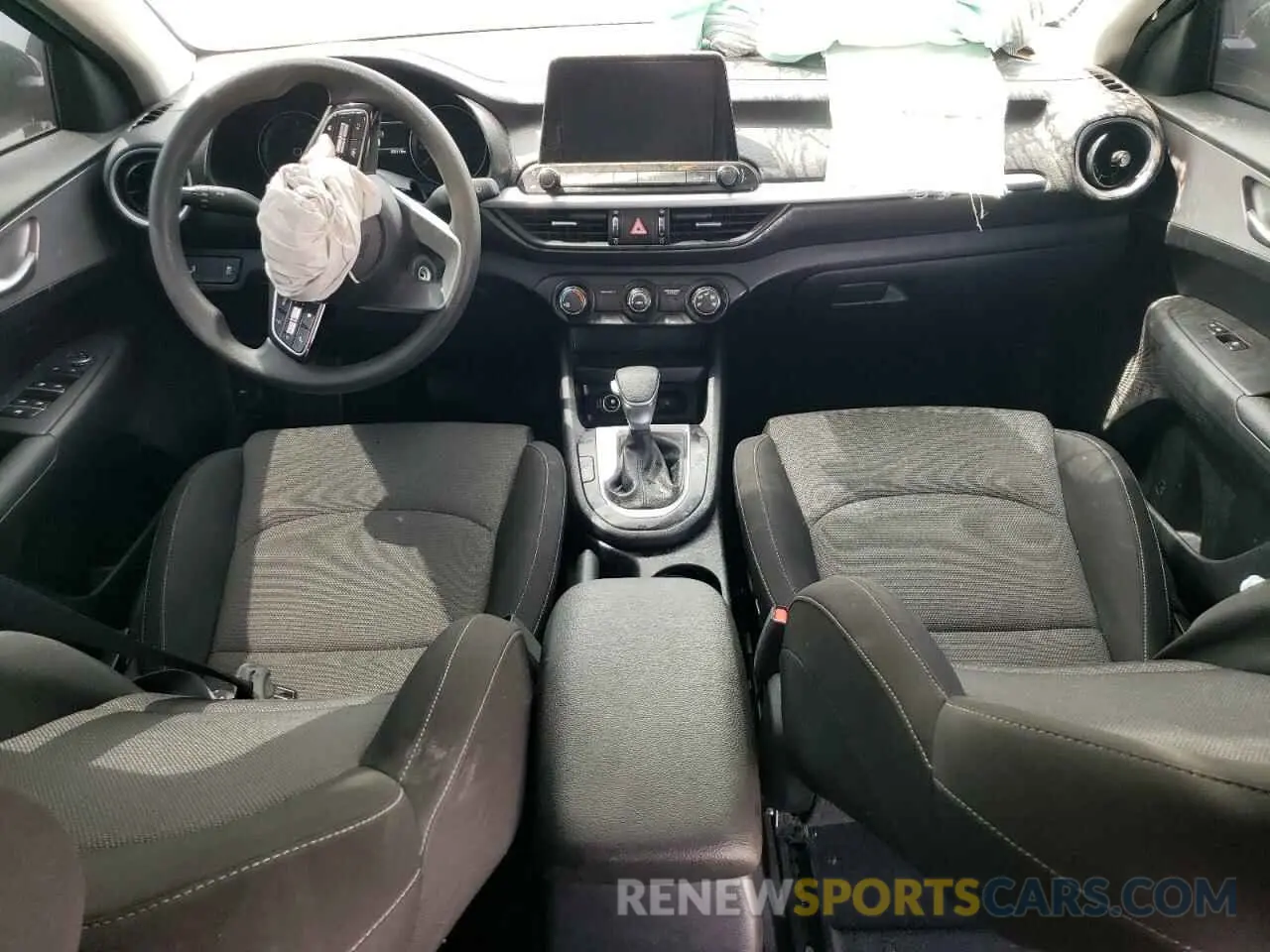 8 fotografías del automóvil dañado 3KPF24AD5RE698431 KIA FORTE 2024