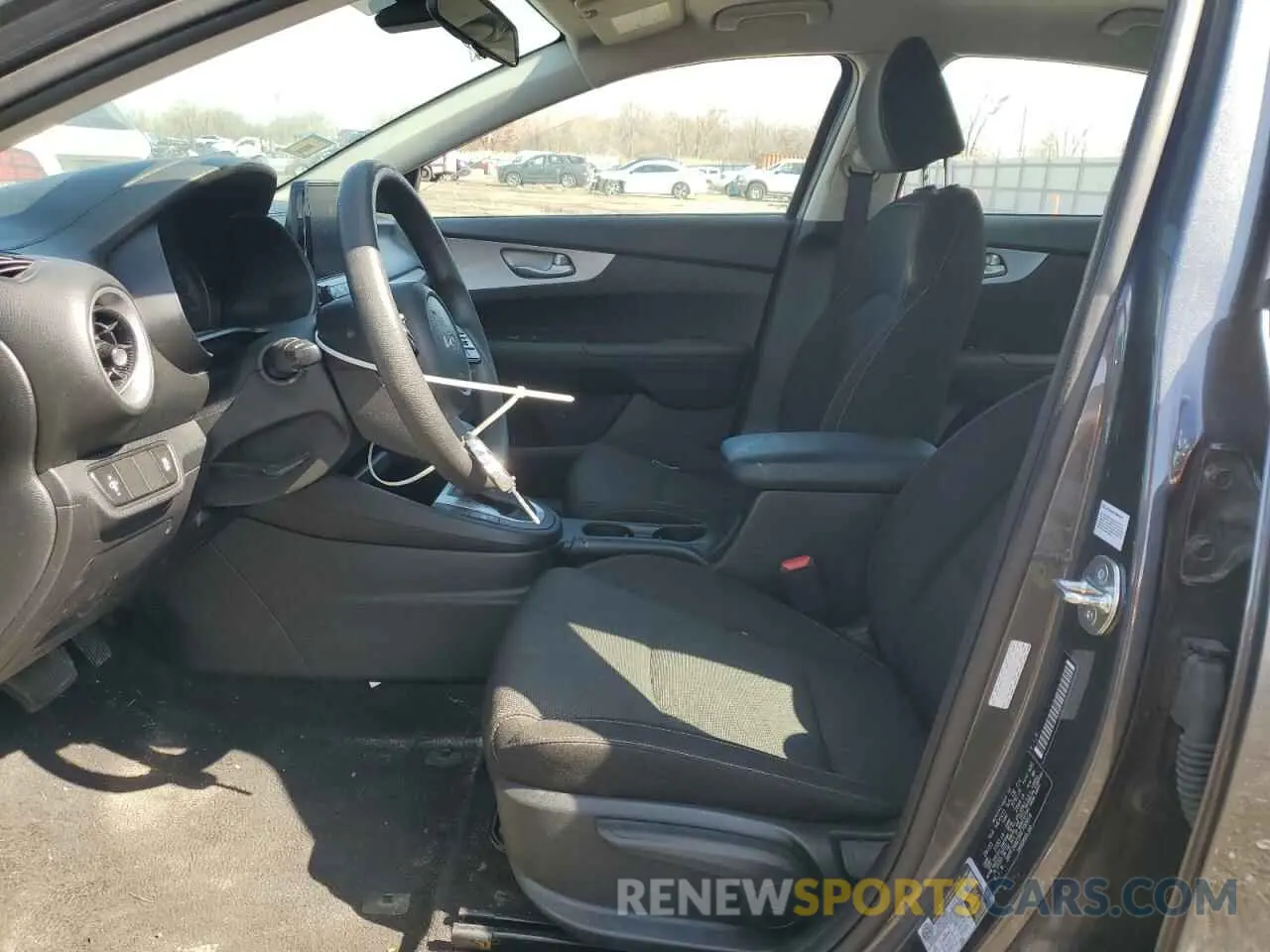 7 fotografías del automóvil dañado 3KPF24AD5RE700856 KIA FORTE 2024