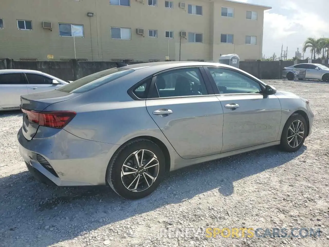 3 fotografías del automóvil dañado 3KPF24AD5RE722761 KIA FORTE 2024
