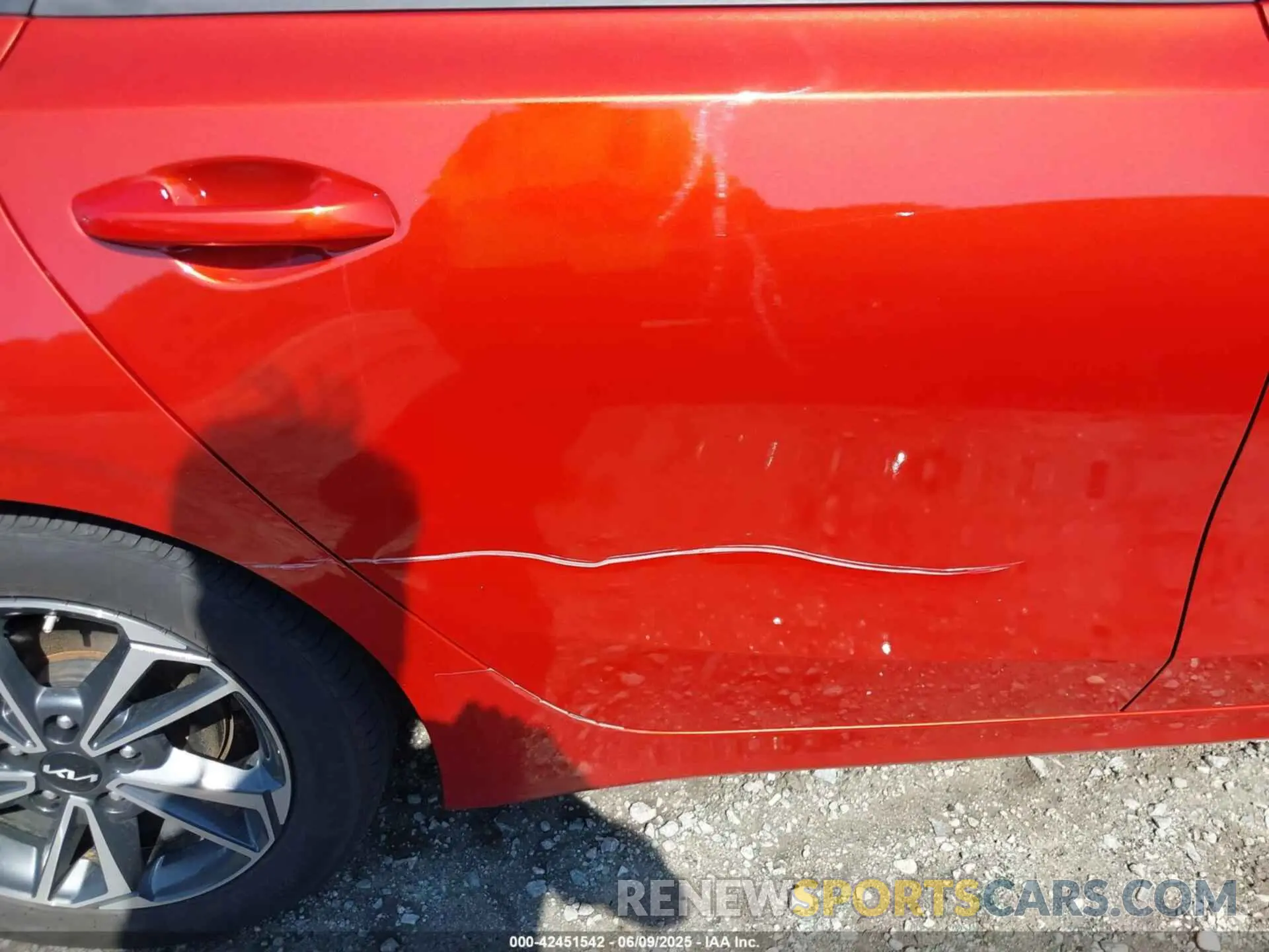 17 fotografías del automóvil dañado 3KPF24AD5RE726437 KIA FORTE 2024