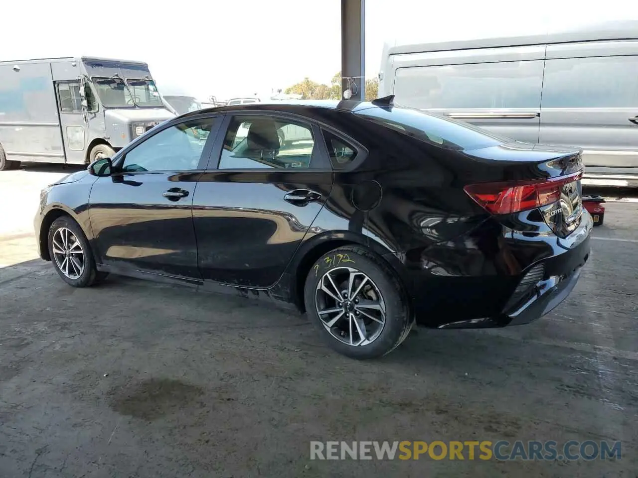 2 fotografías del automóvil dañado 3KPF24AD5RE741374 KIA FORTE 2024