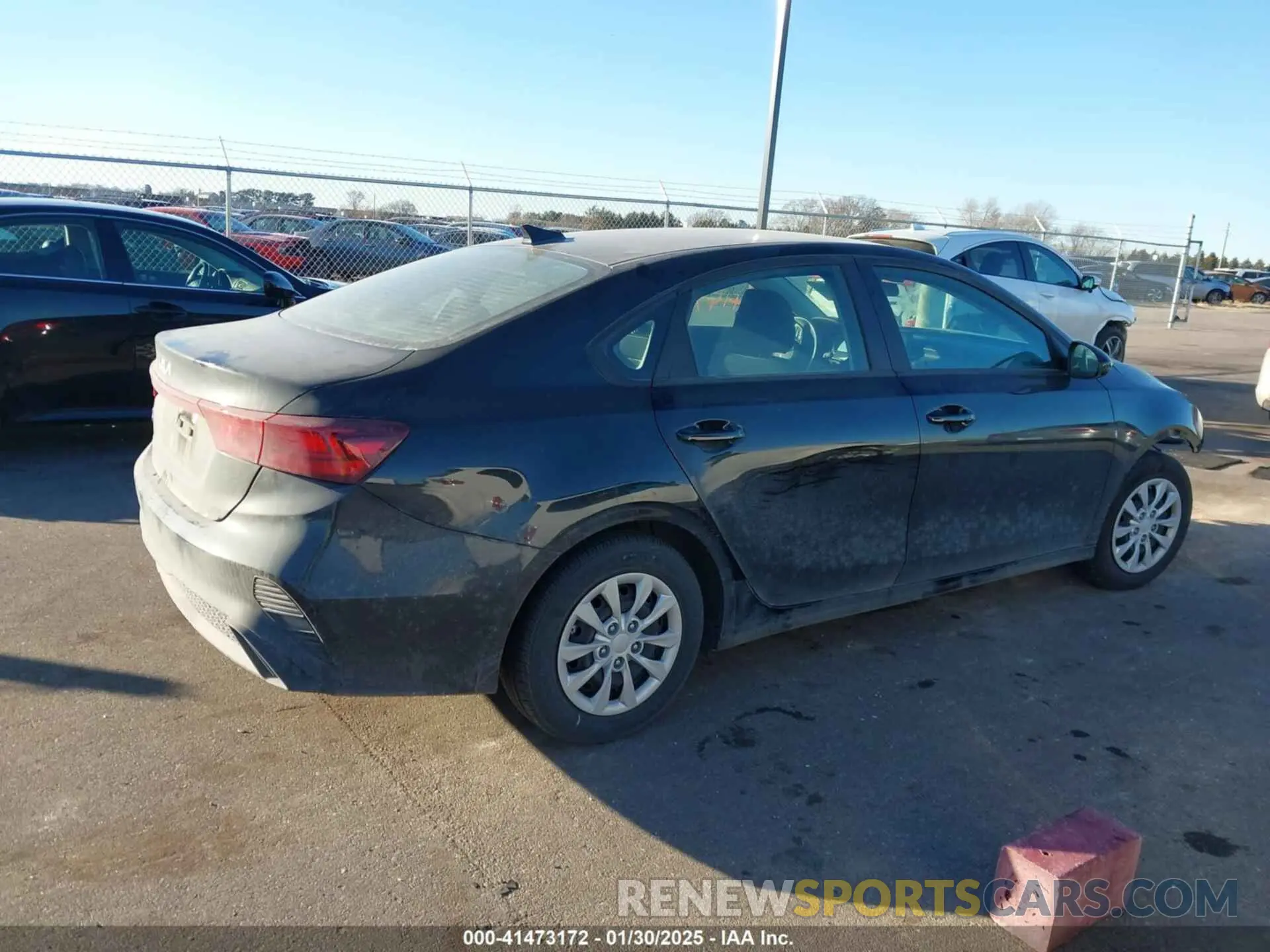 4 fotografías del automóvil dañado 3KPF24AD5RE753136 KIA FORTE 2024