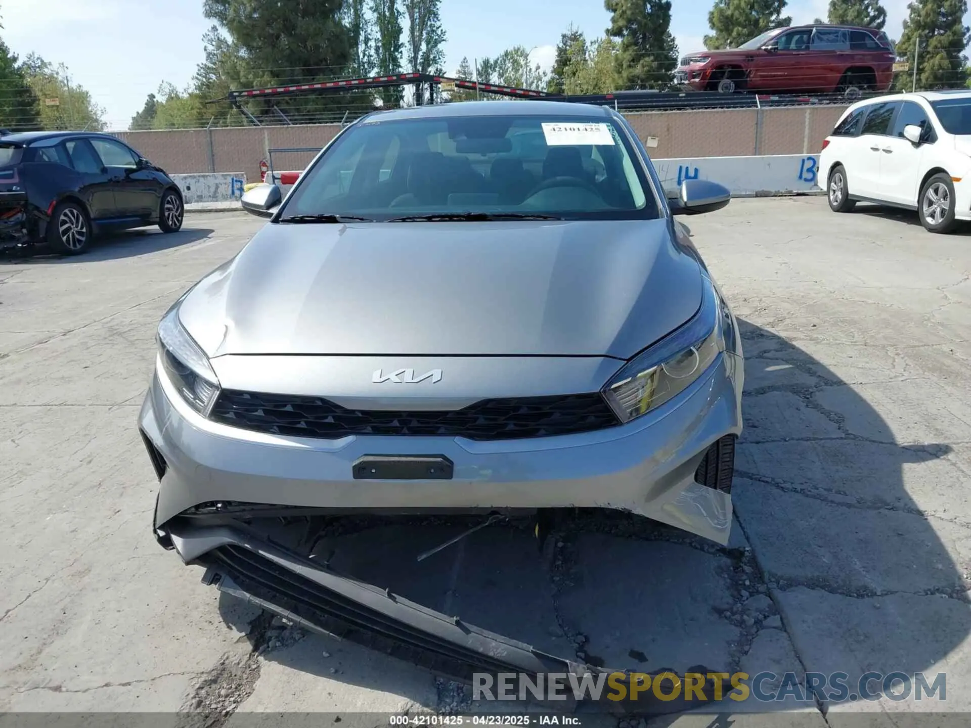 12 fotografías del automóvil dañado 3KPF24AD5RE759745 KIA FORTE 2024