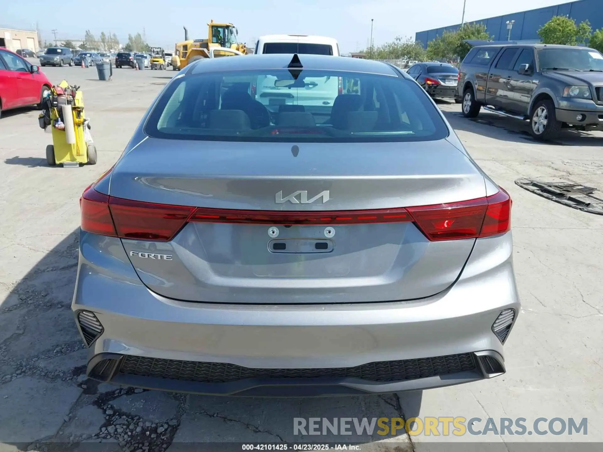 16 fotografías del automóvil dañado 3KPF24AD5RE759745 KIA FORTE 2024