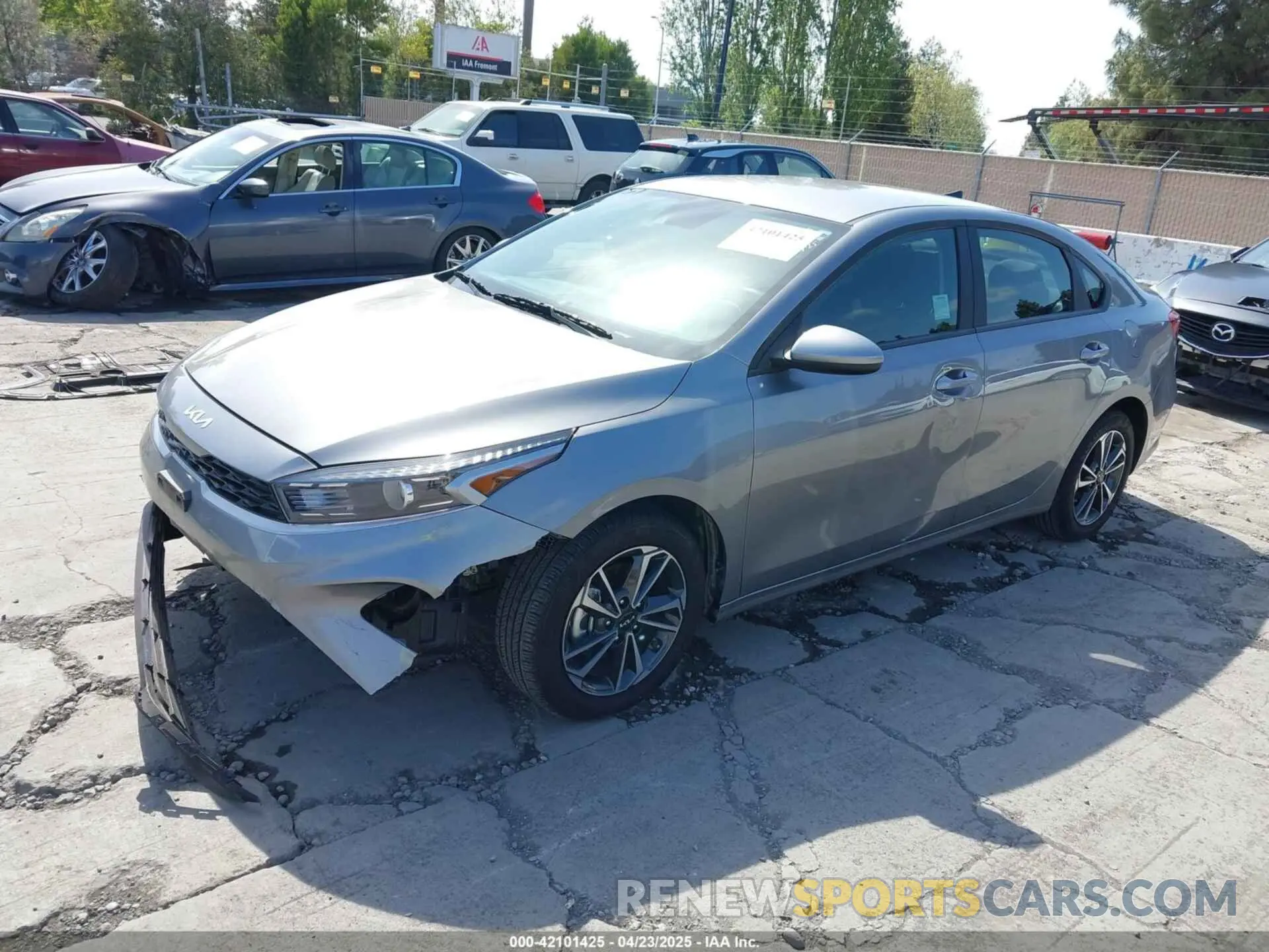 2 fotografías del automóvil dañado 3KPF24AD5RE759745 KIA FORTE 2024