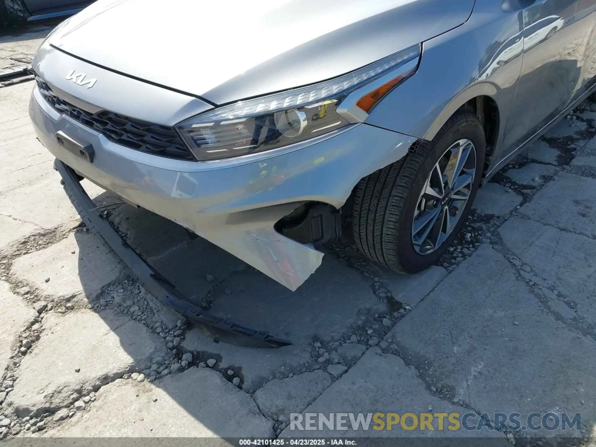 6 fotografías del automóvil dañado 3KPF24AD5RE759745 KIA FORTE 2024