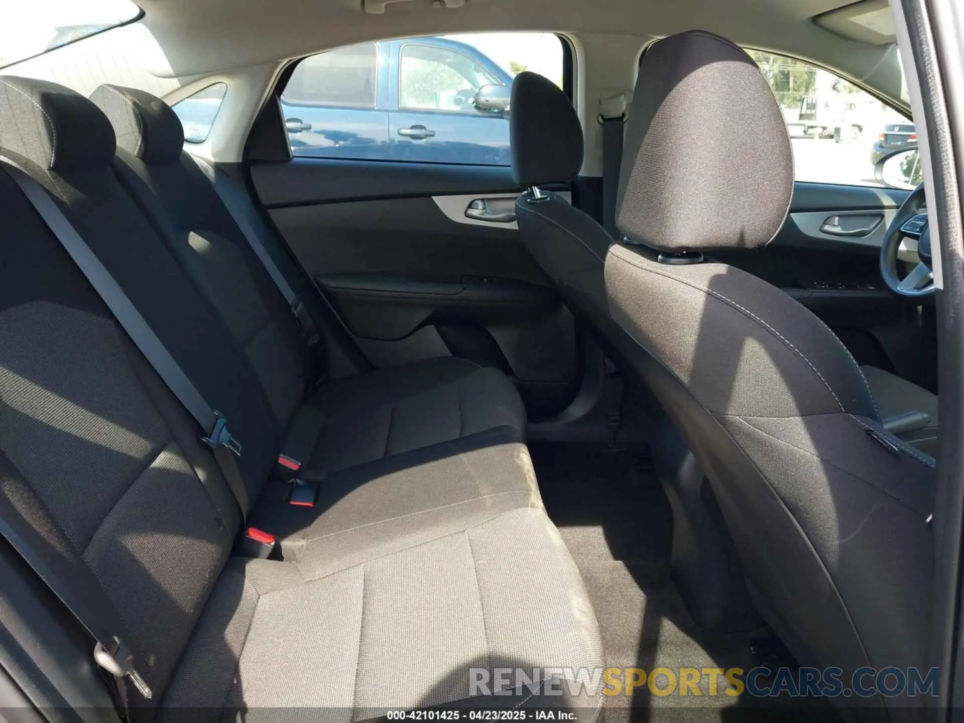 8 fotografías del automóvil dañado 3KPF24AD5RE759745 KIA FORTE 2024