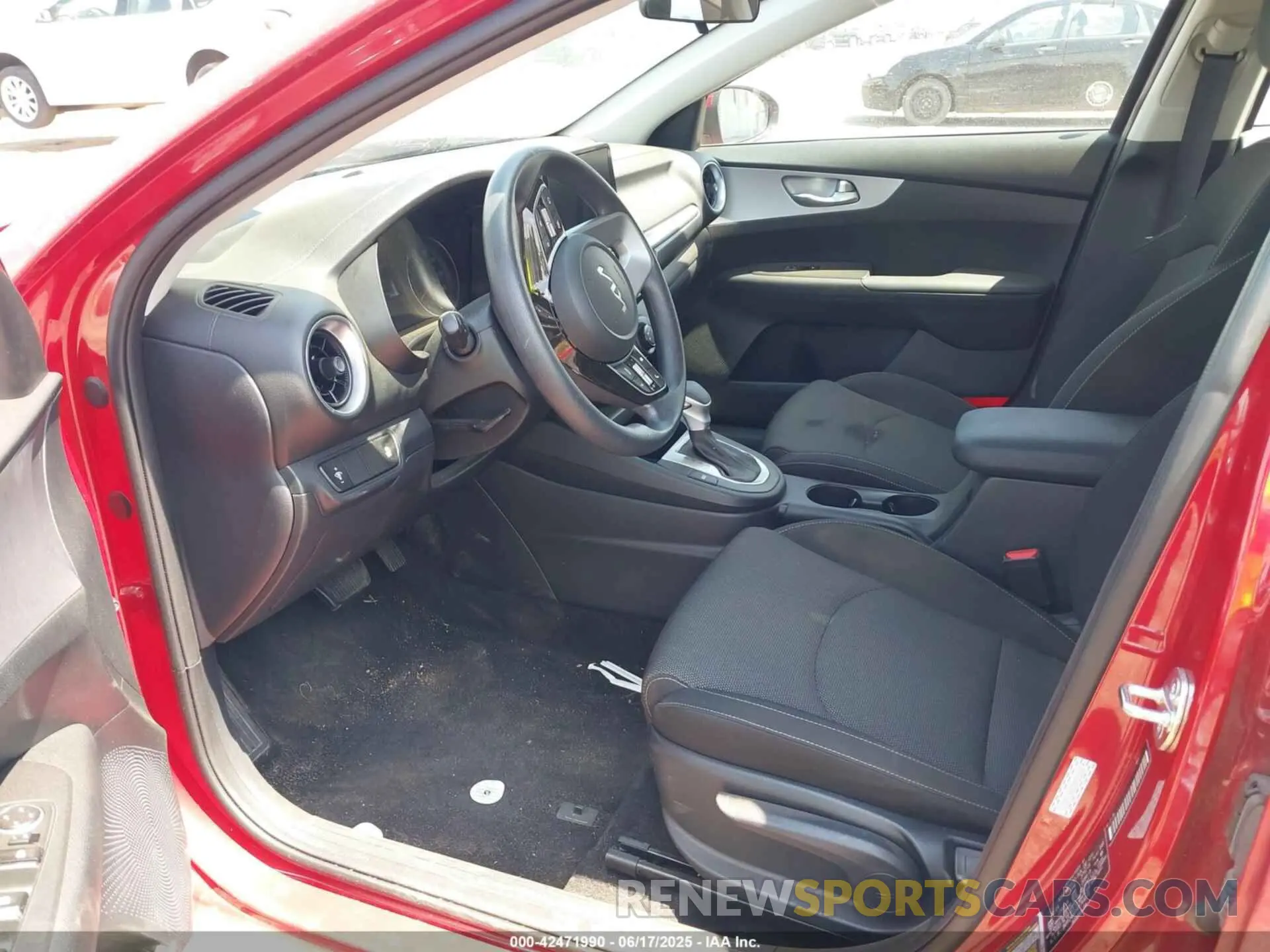 5 fotografías del automóvil dañado 3KPF24AD5RE764072 KIA FORTE 2024