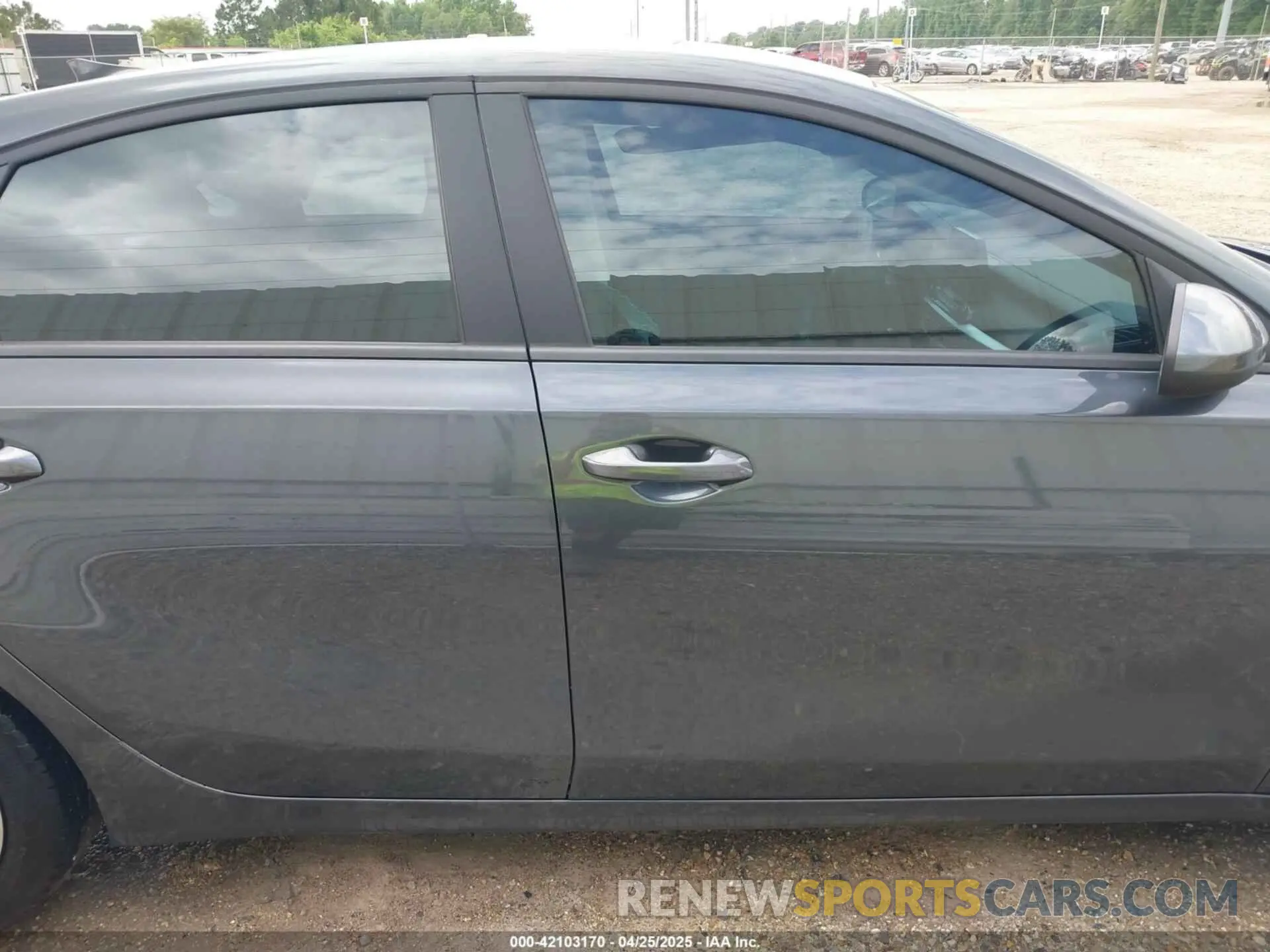13 fotografías del automóvil dañado 3KPF24AD5RE764234 KIA FORTE 2024
