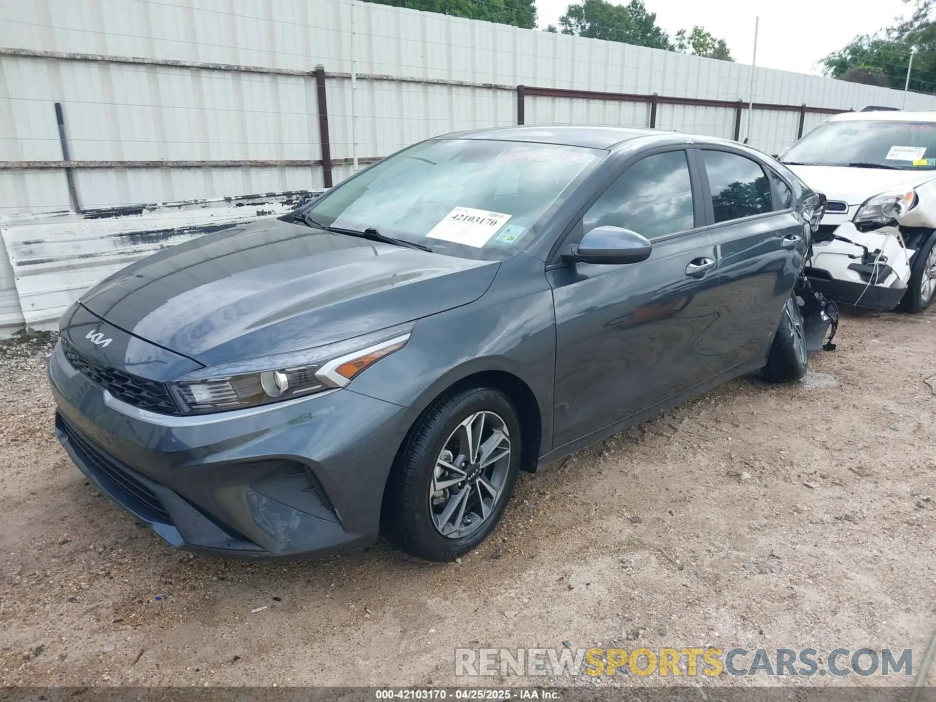 2 fotografías del automóvil dañado 3KPF24AD5RE764234 KIA FORTE 2024