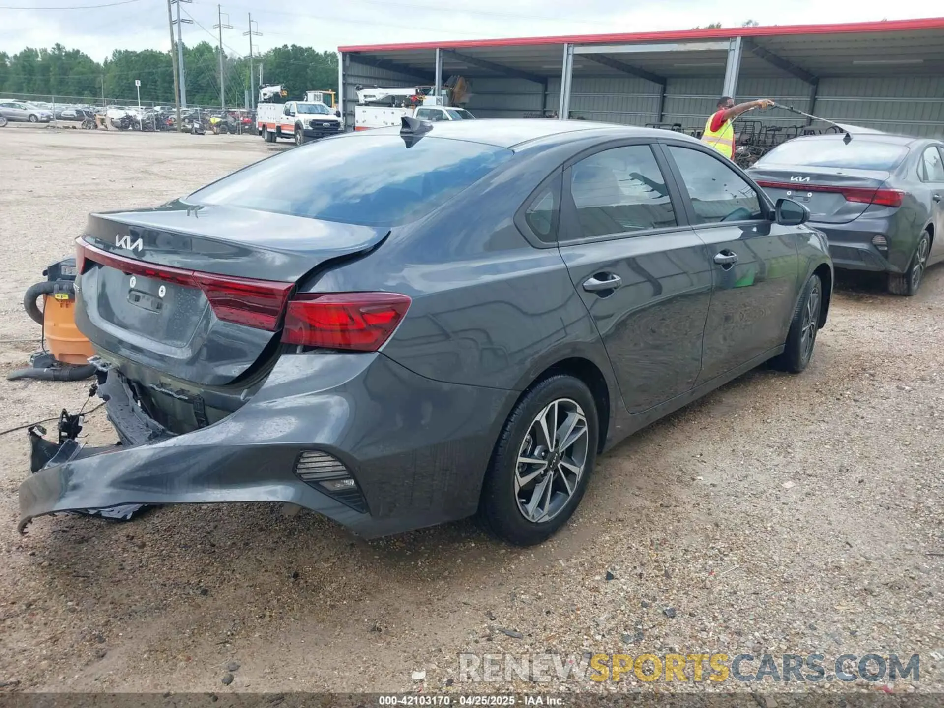 4 fotografías del automóvil dañado 3KPF24AD5RE764234 KIA FORTE 2024