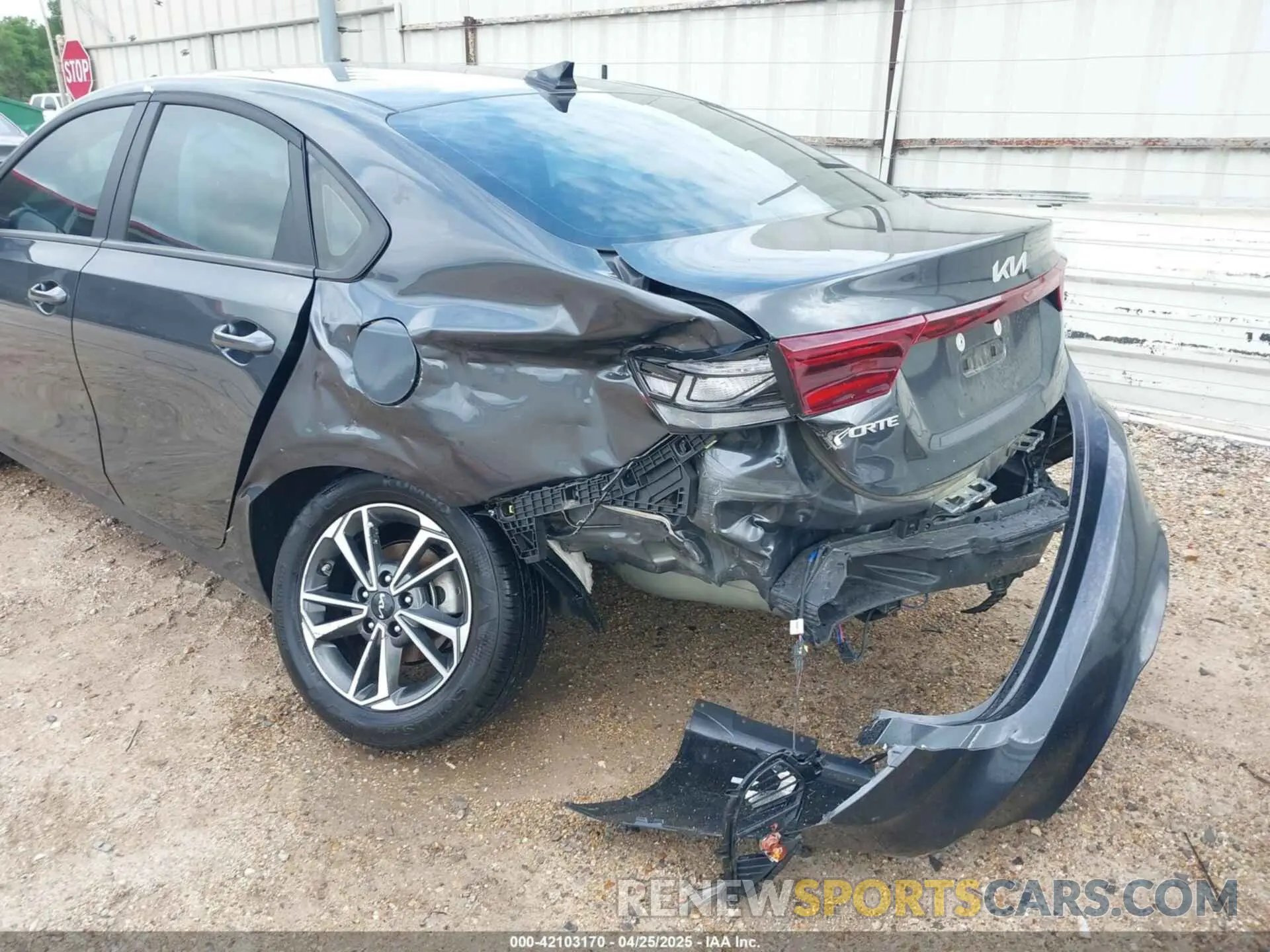 6 fotografías del automóvil dañado 3KPF24AD5RE764234 KIA FORTE 2024