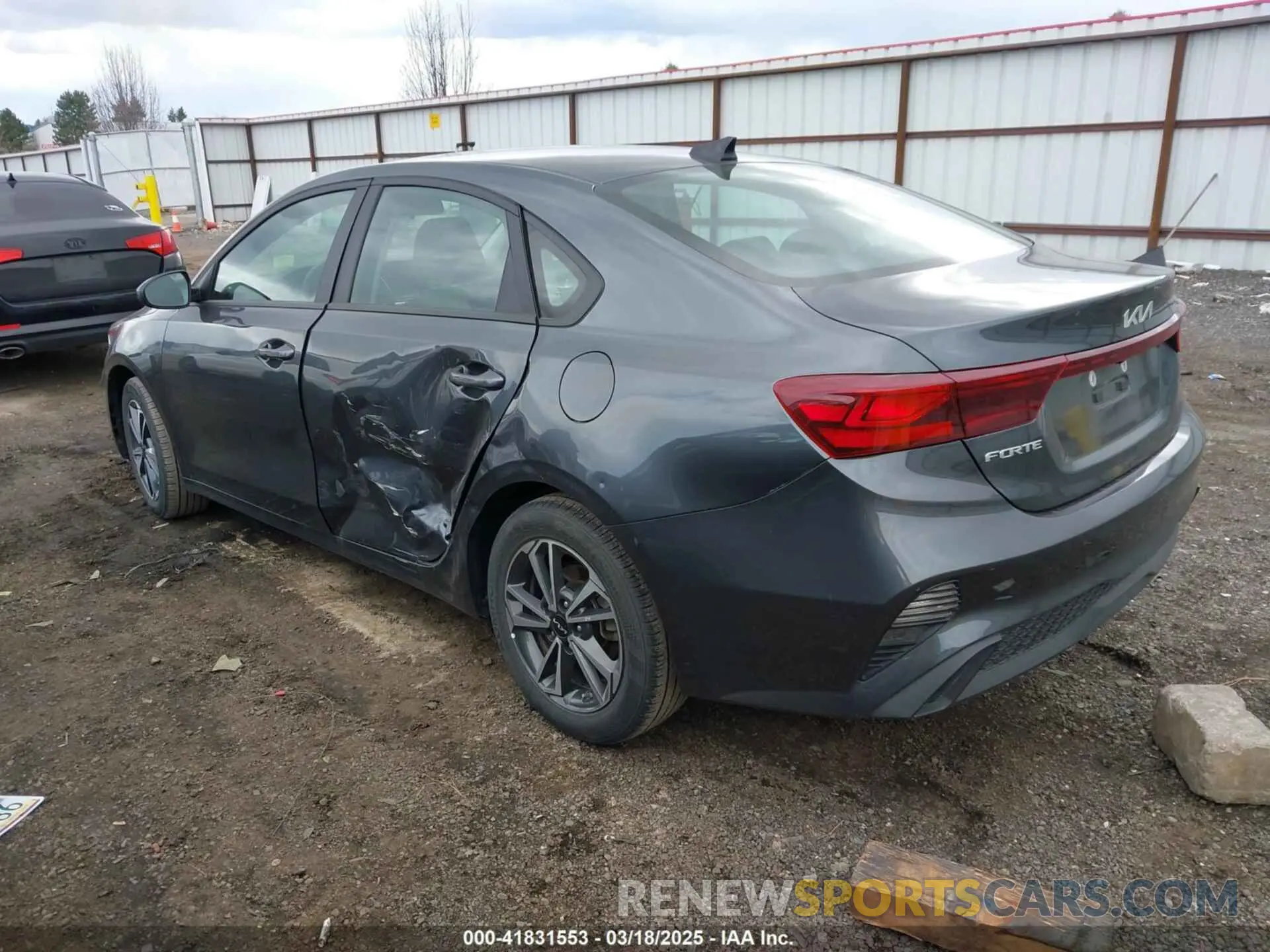 3 fotografías del automóvil dañado 3KPF24AD5RE766470 KIA FORTE 2024