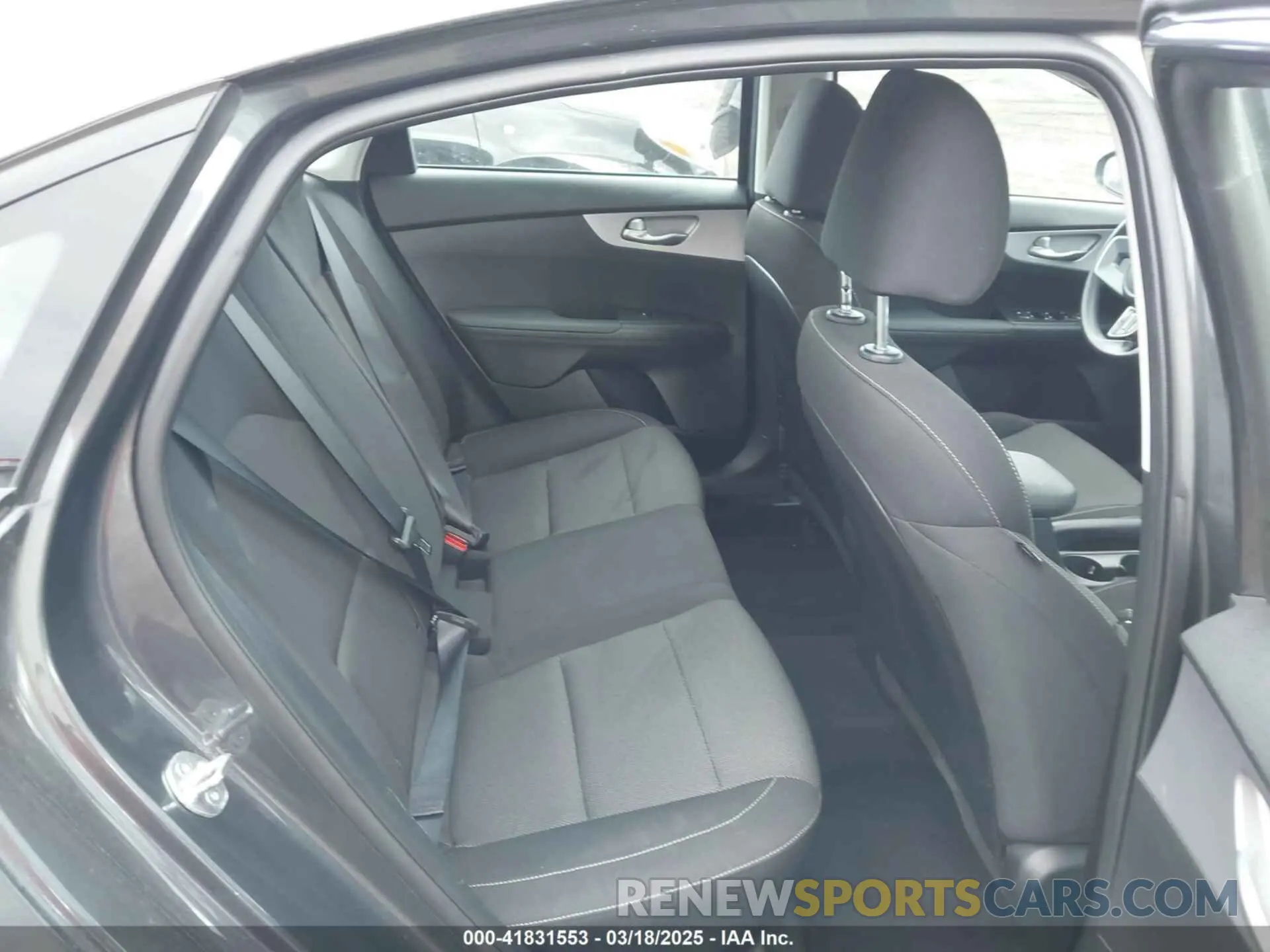8 fotografías del automóvil dañado 3KPF24AD5RE766470 KIA FORTE 2024