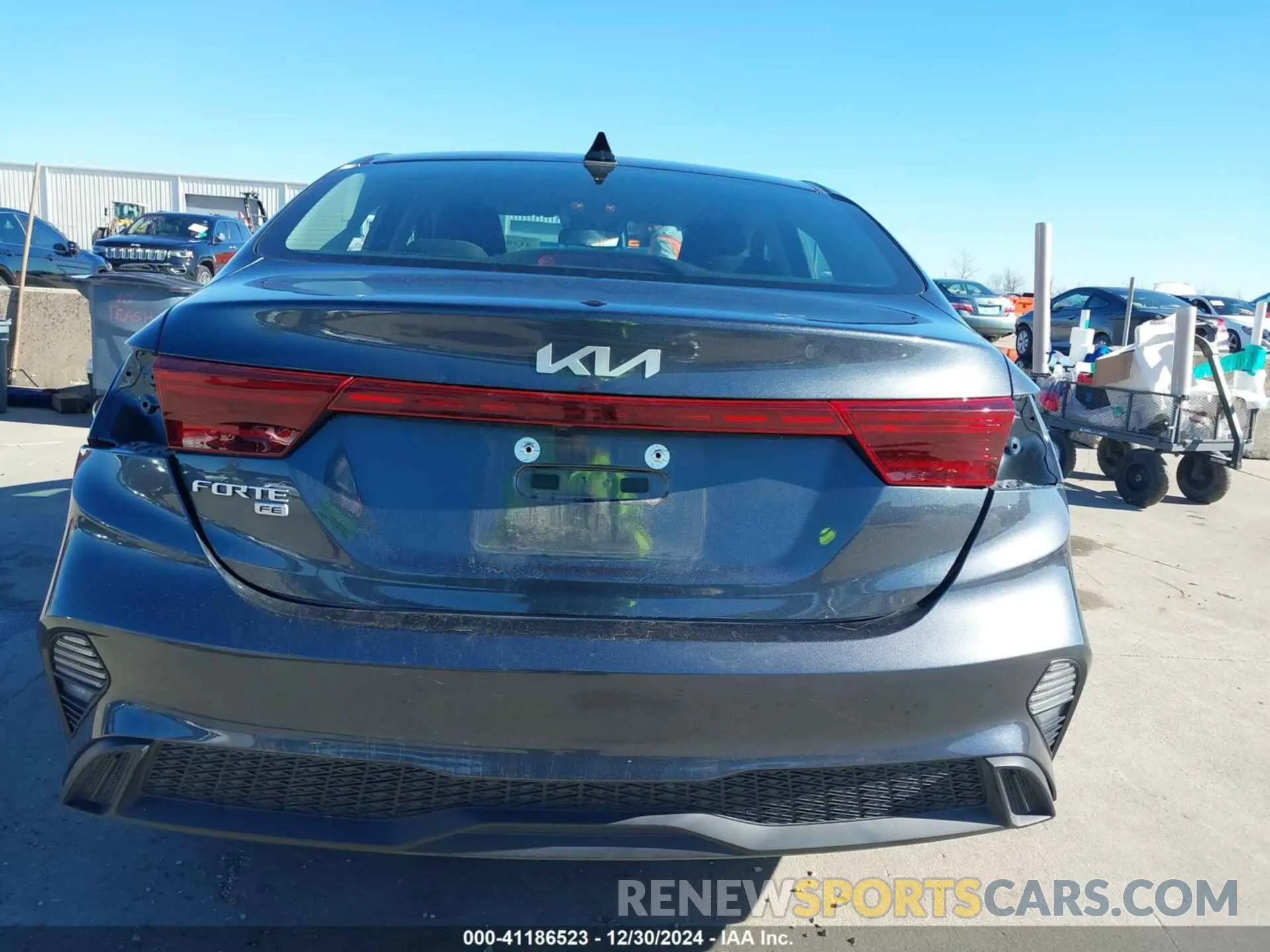 17 fotografías del automóvil dañado 3KPF24AD5RE805512 KIA FORTE 2024