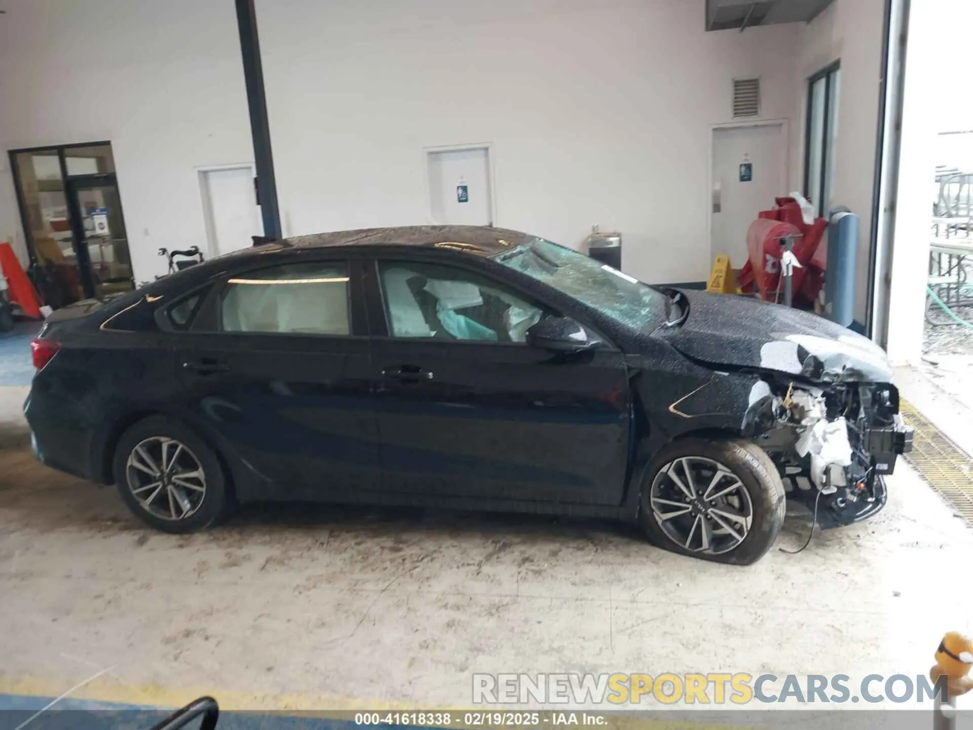 13 fotografías del automóvil dañado 3KPF24AD5RE805557 KIA FORTE 2024