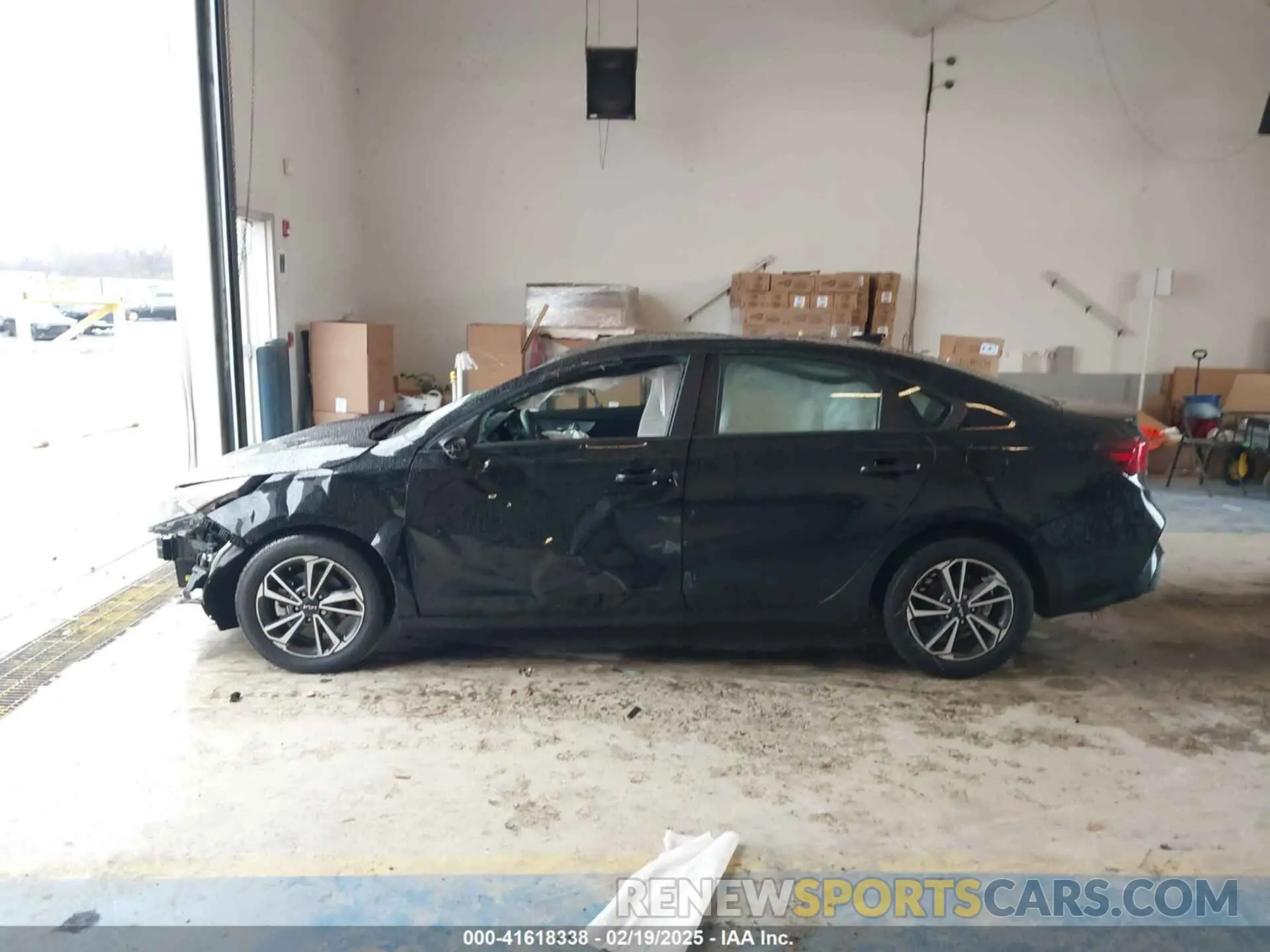 14 fotografías del automóvil dañado 3KPF24AD5RE805557 KIA FORTE 2024