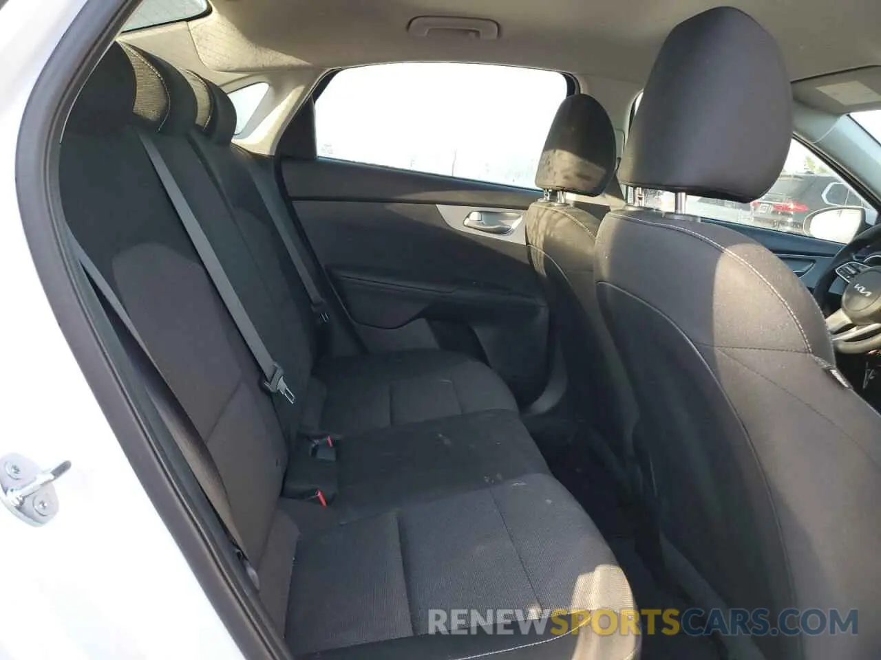 10 fotografías del automóvil dañado 3KPF24AD5RE827106 KIA FORTE 2024