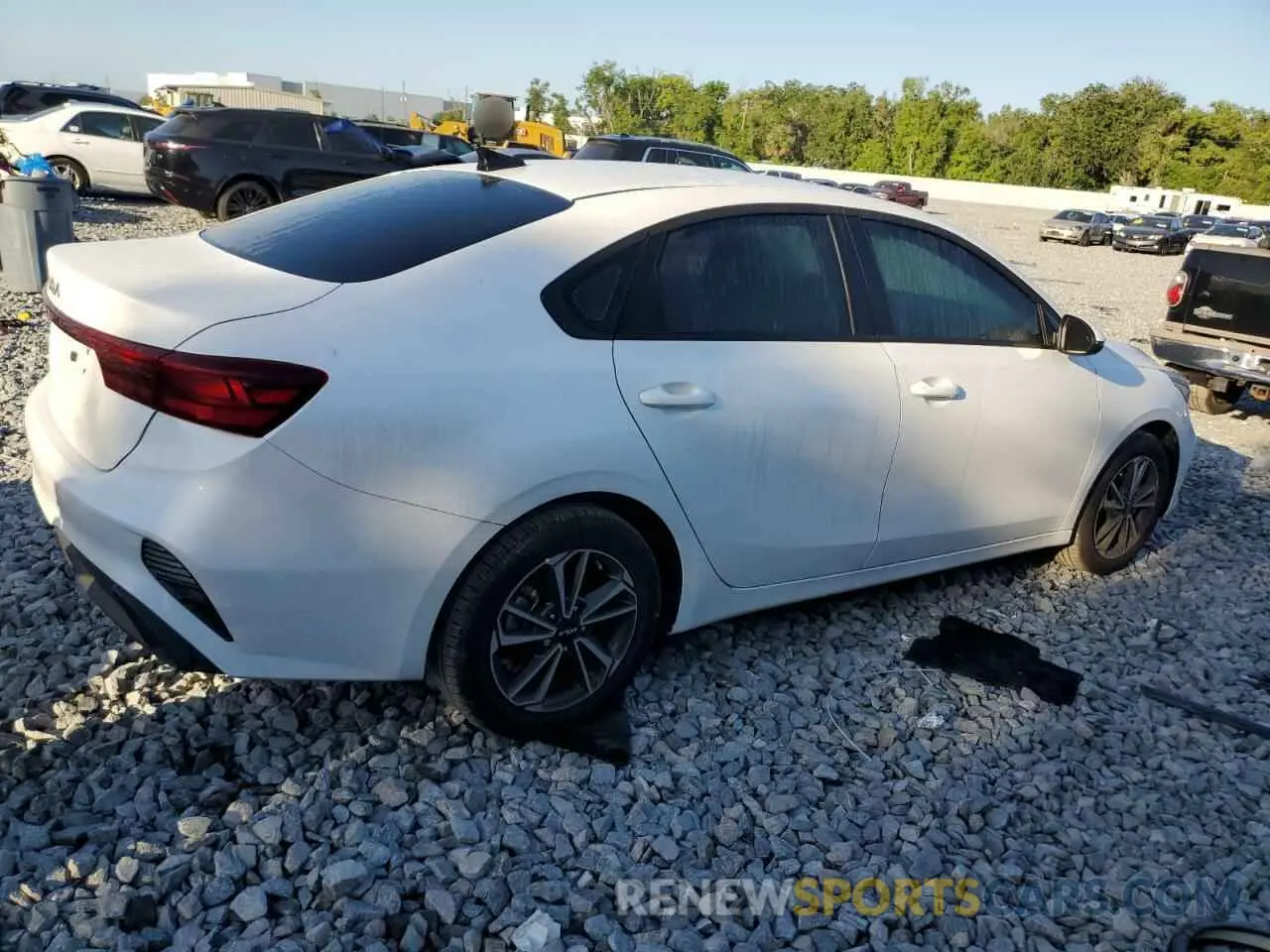 3 fotografías del automóvil dañado 3KPF24AD5RE827106 KIA FORTE 2024