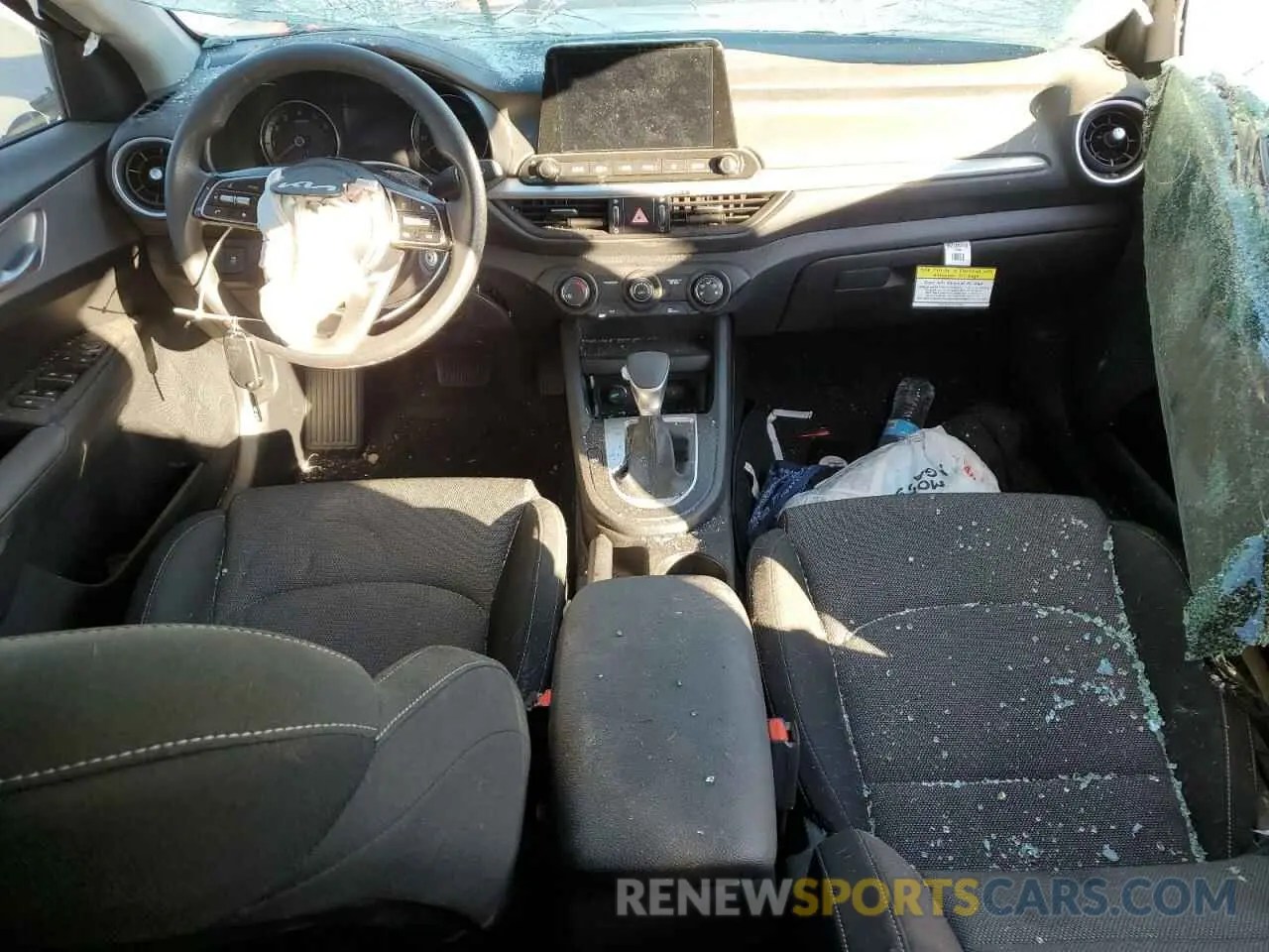 8 fotografías del automóvil dañado 3KPF24AD5RE830992 KIA FORTE 2024