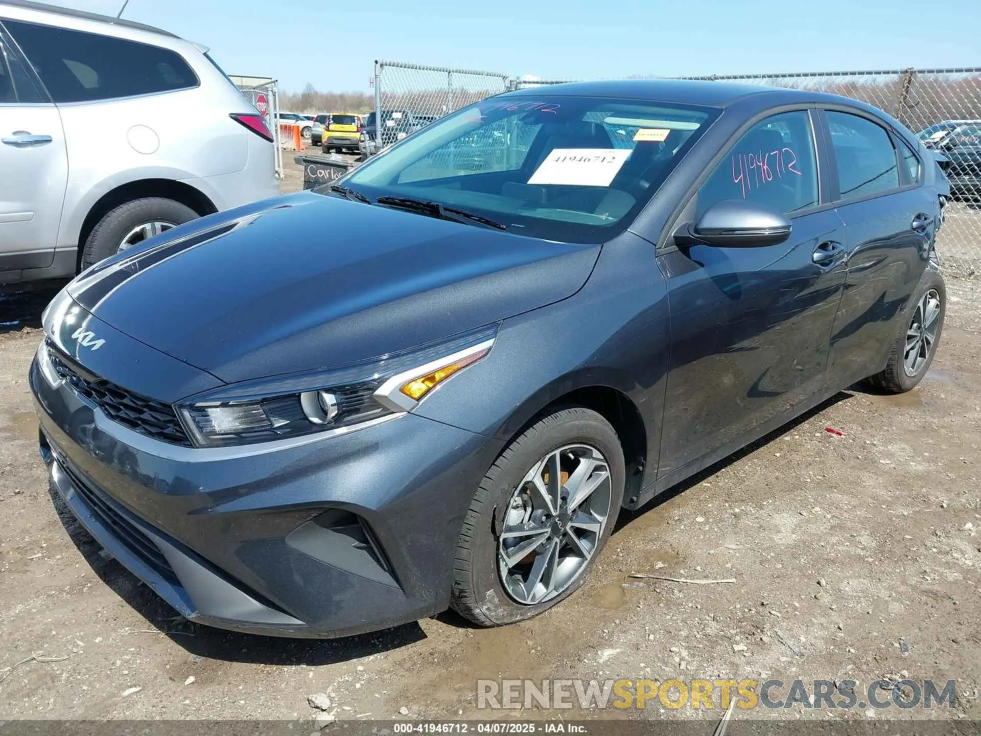 2 fotografías del automóvil dañado 3KPF24AD5RE838266 KIA FORTE 2024