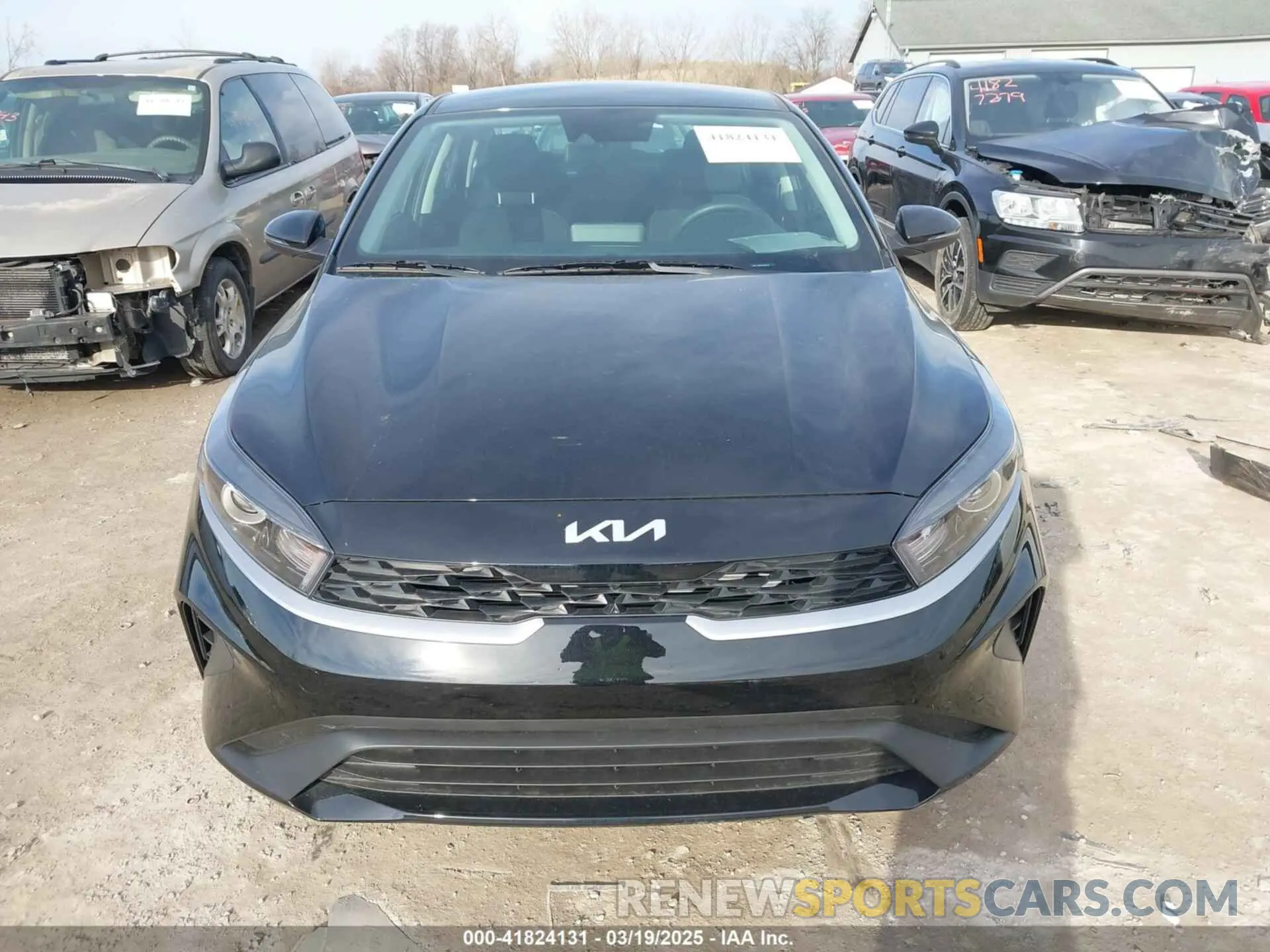12 fotografías del automóvil dañado 3KPF24AD5RE840129 KIA FORTE 2024