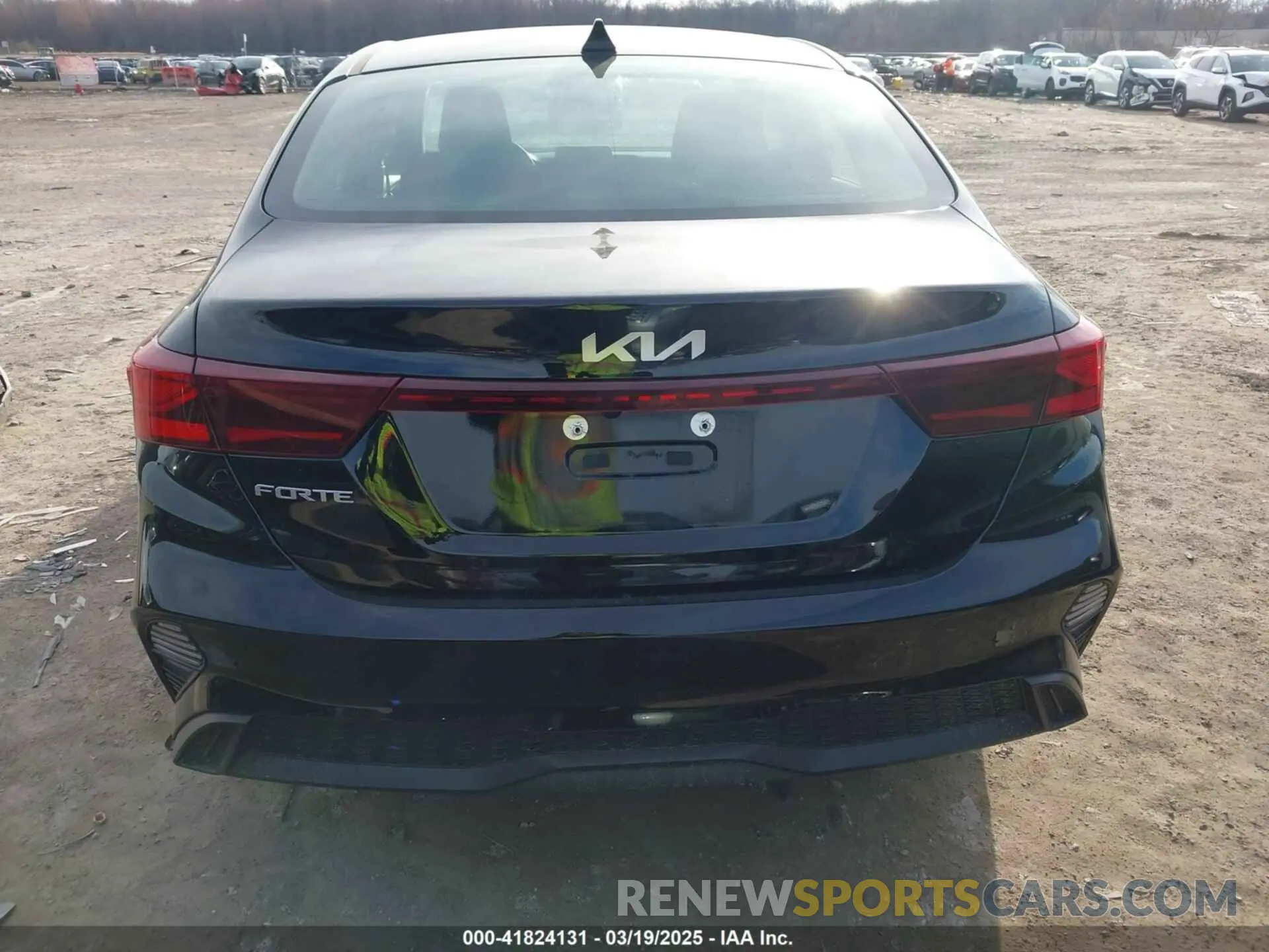 16 fotografías del automóvil dañado 3KPF24AD5RE840129 KIA FORTE 2024