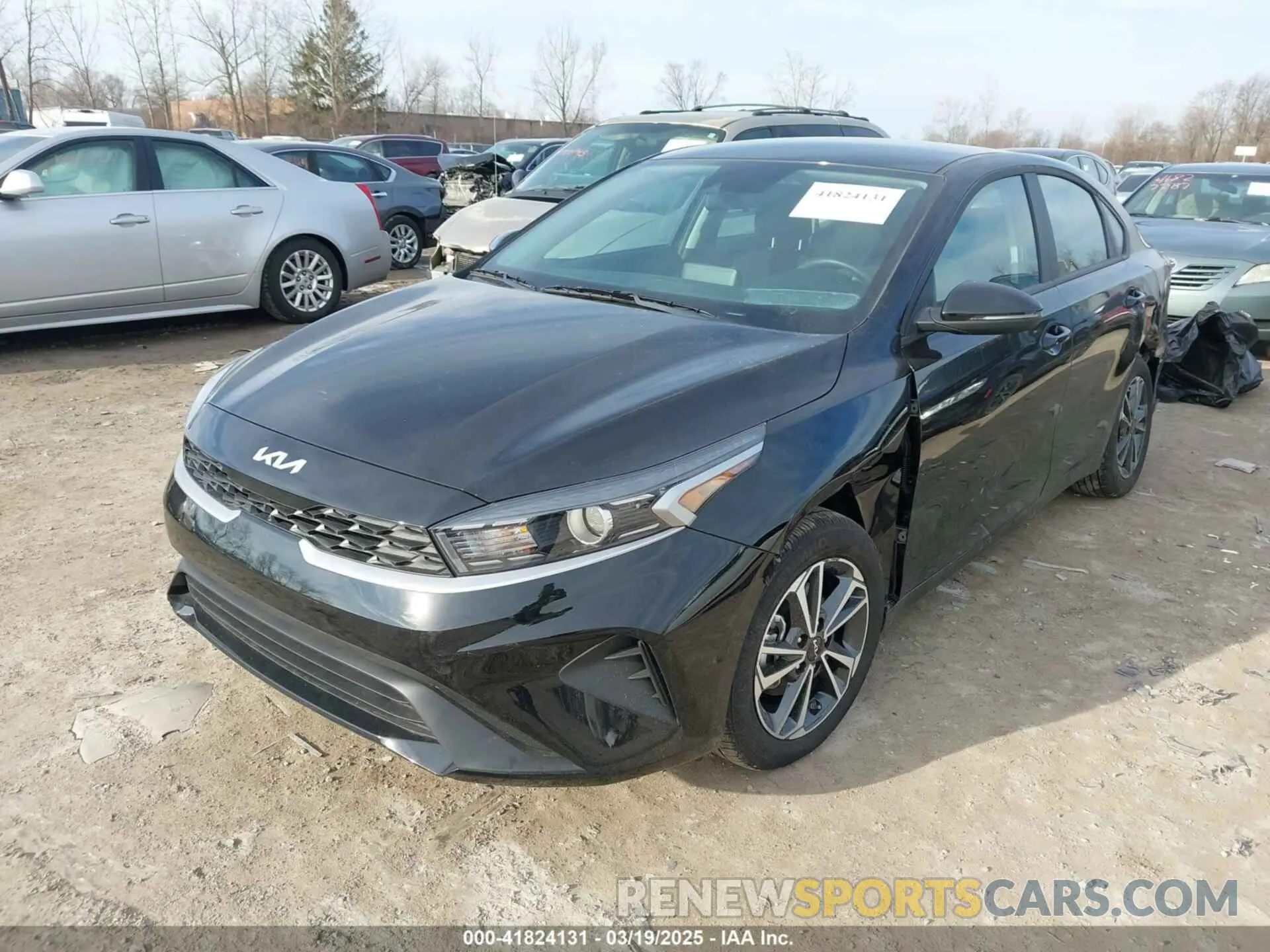 2 fotografías del automóvil dañado 3KPF24AD5RE840129 KIA FORTE 2024