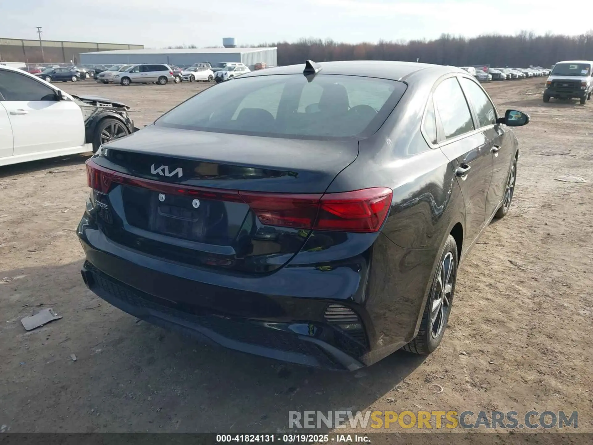 4 fotografías del automóvil dañado 3KPF24AD5RE840129 KIA FORTE 2024