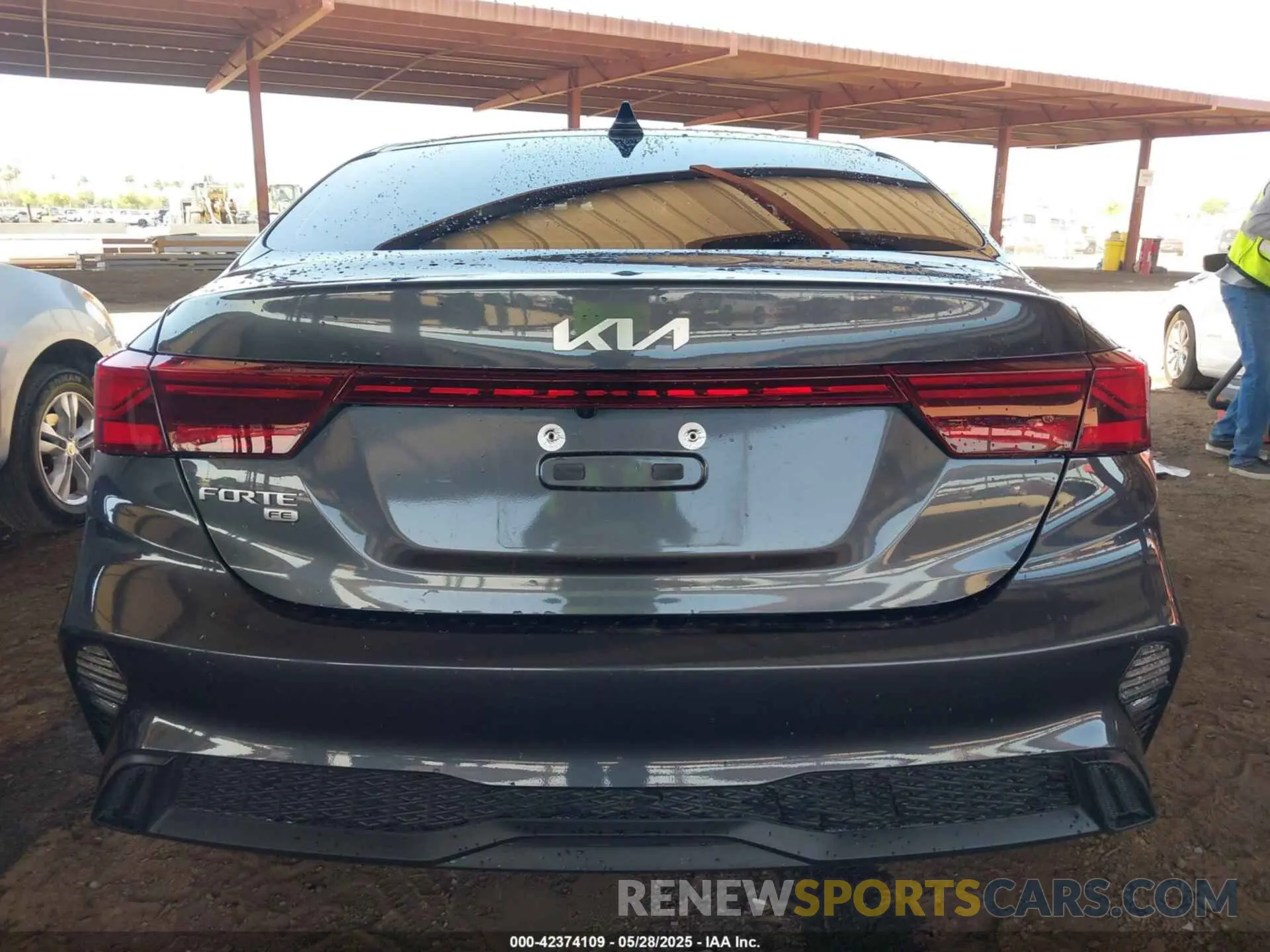 16 fotografías del automóvil dañado 3KPF24AD6RE697532 KIA FORTE 2024