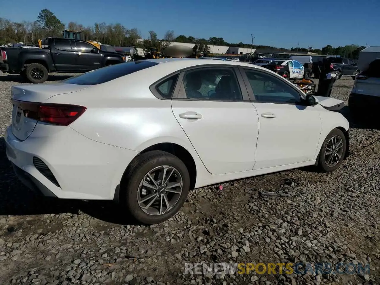 3 fotografías del automóvil dañado 3KPF24AD6RE722848 KIA FORTE 2024