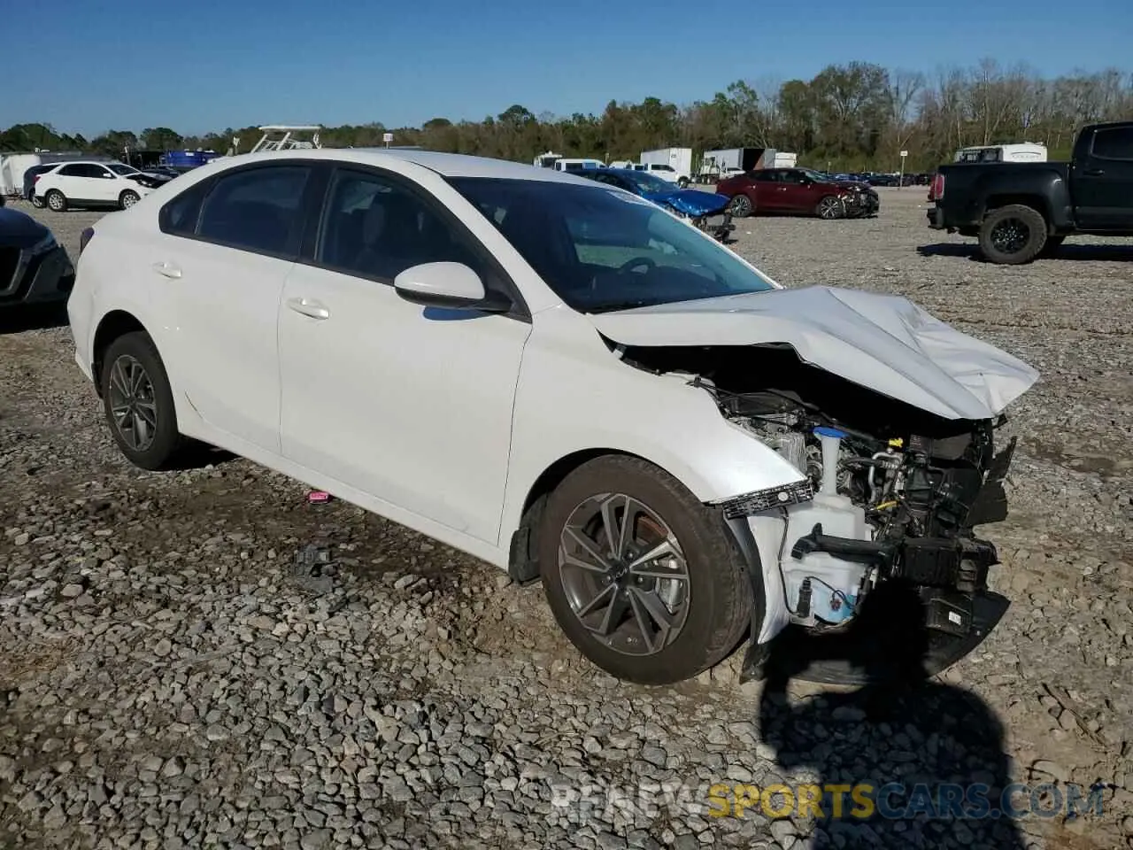 4 fotografías del automóvil dañado 3KPF24AD6RE722848 KIA FORTE 2024